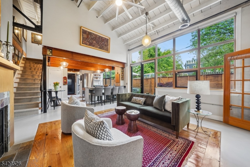 51 Greenwood Ave 1