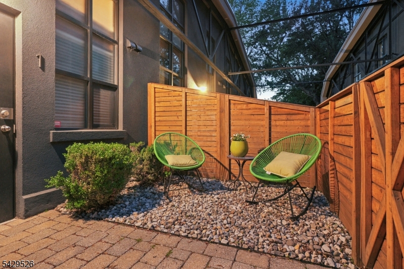 51 Greenwood Ave 1