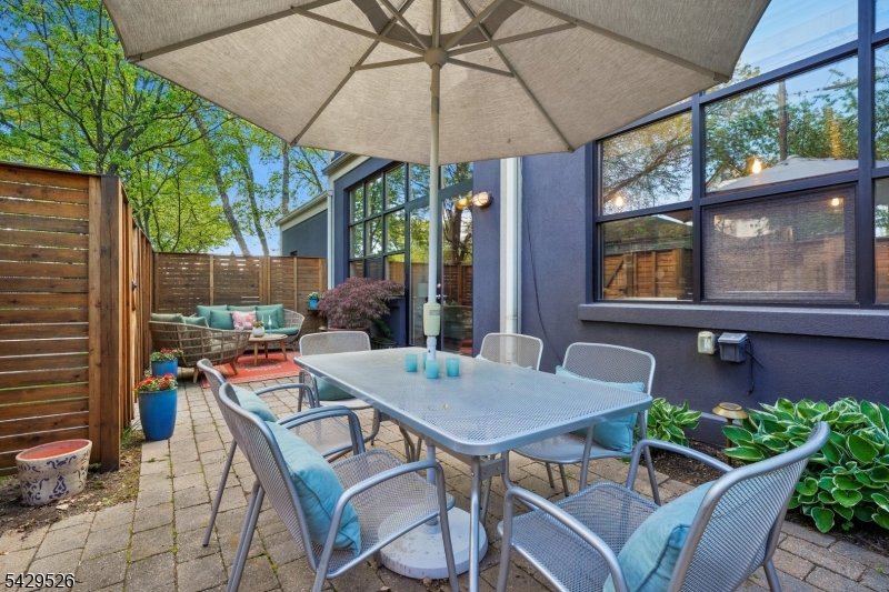 51 Greenwood Ave 1