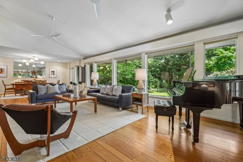170 Northwoods Dr
