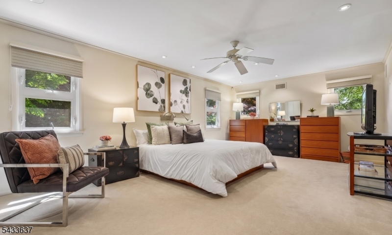 170 Northwoods Dr