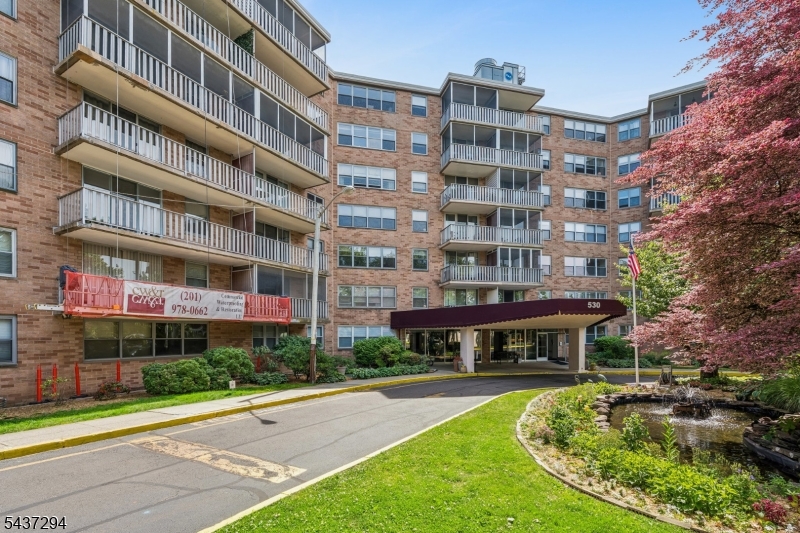 530 Valley Road C002V 2V