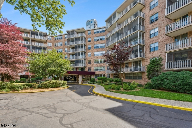 530 Valley Road C002V 2V