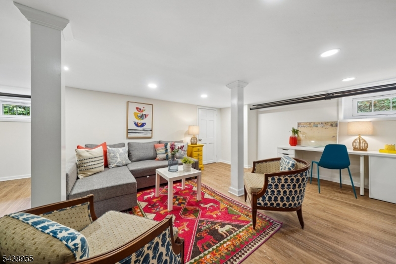 20 Euclid Pl