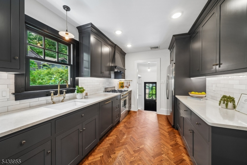 20 Euclid Pl
