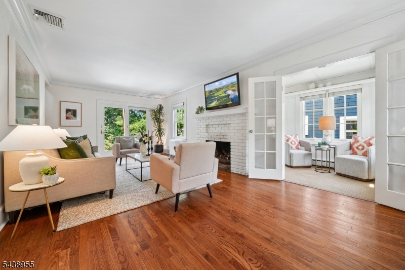 20 Euclid Pl