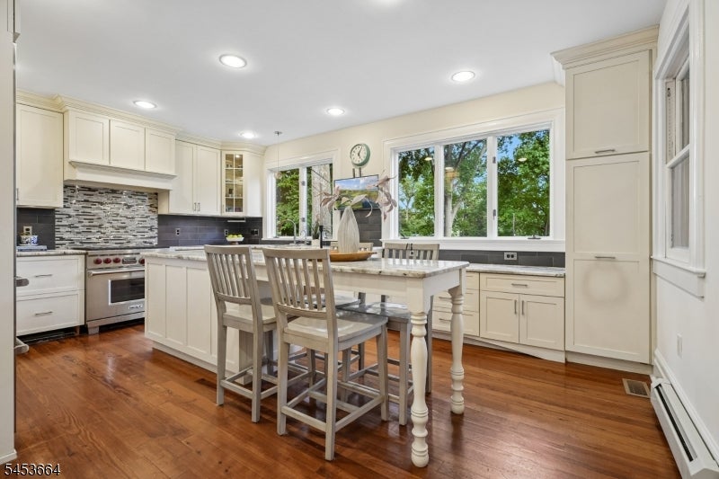 6 Edgehill Rd