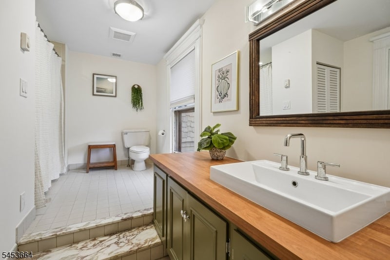 6 Edgehill Rd