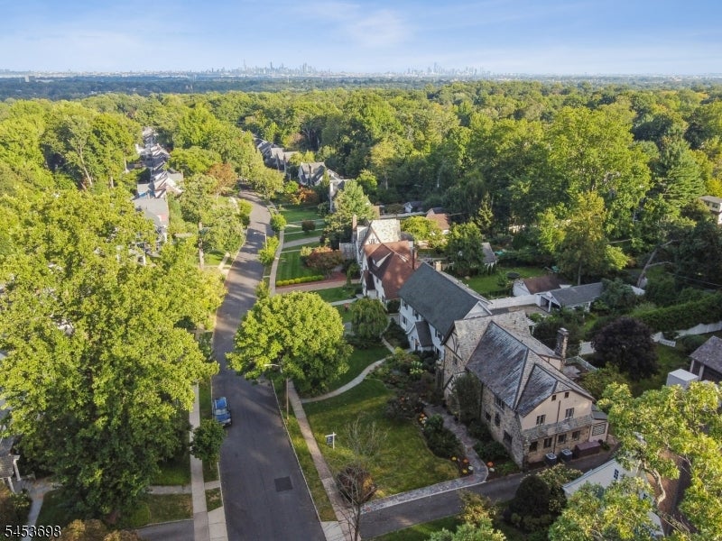 136 Summit Ave