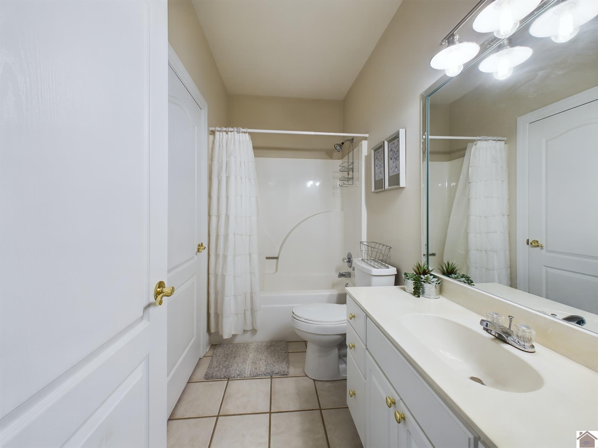 618 Moon Bay Dr. Unit: Unit 6