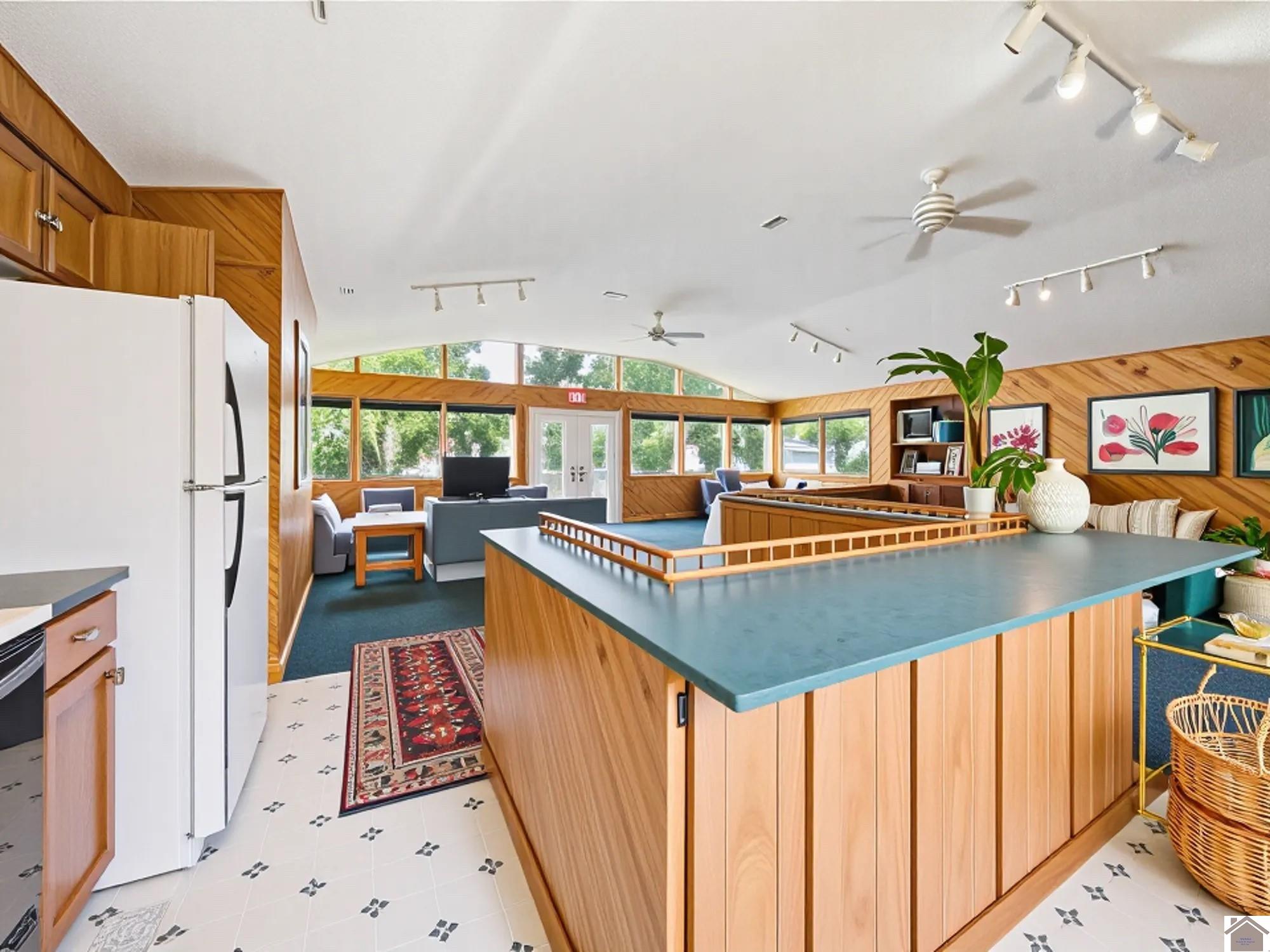 62 Lakeshore Dr Unit: Kentucky Lake
