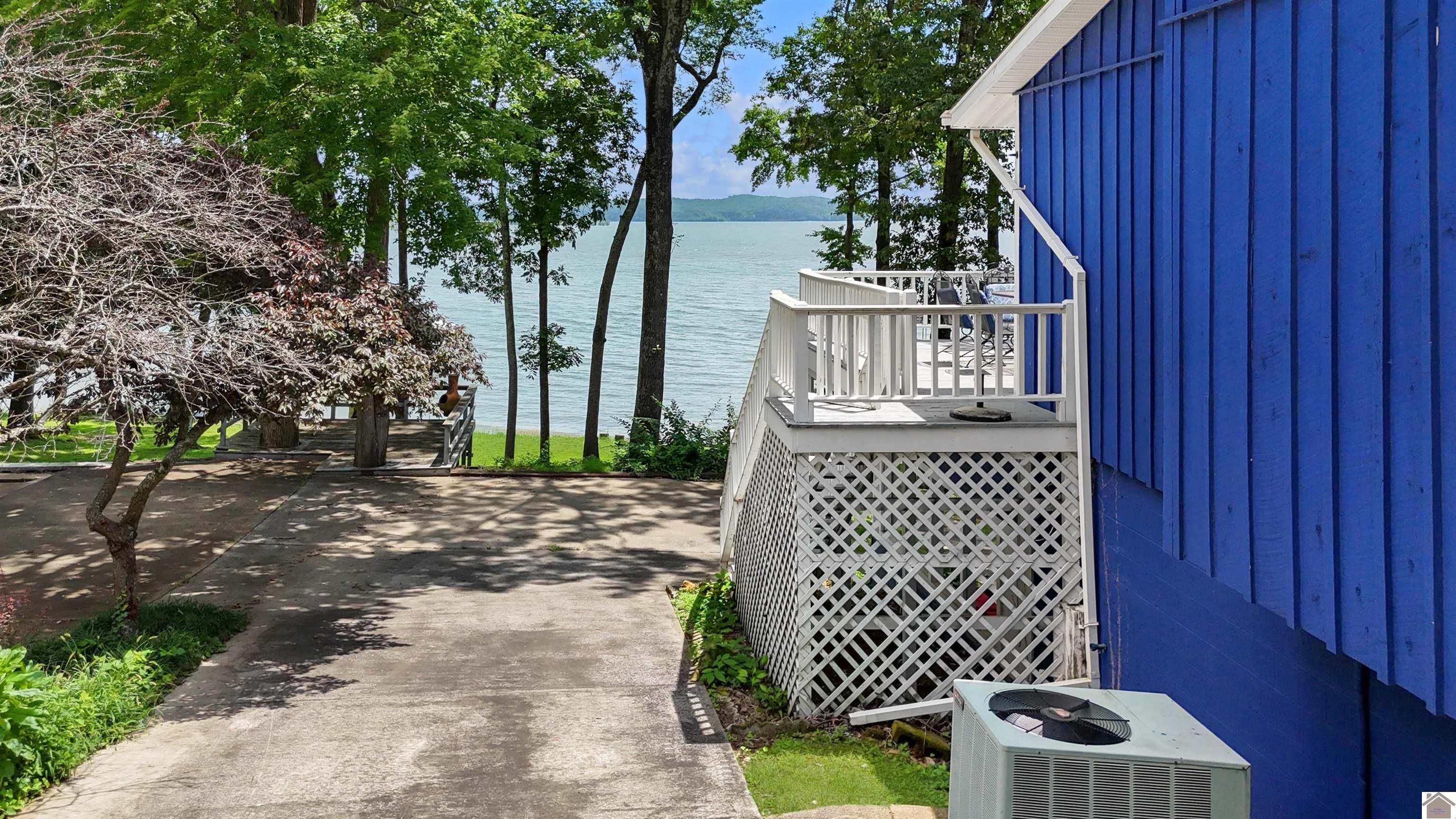 532 Waterway Trl