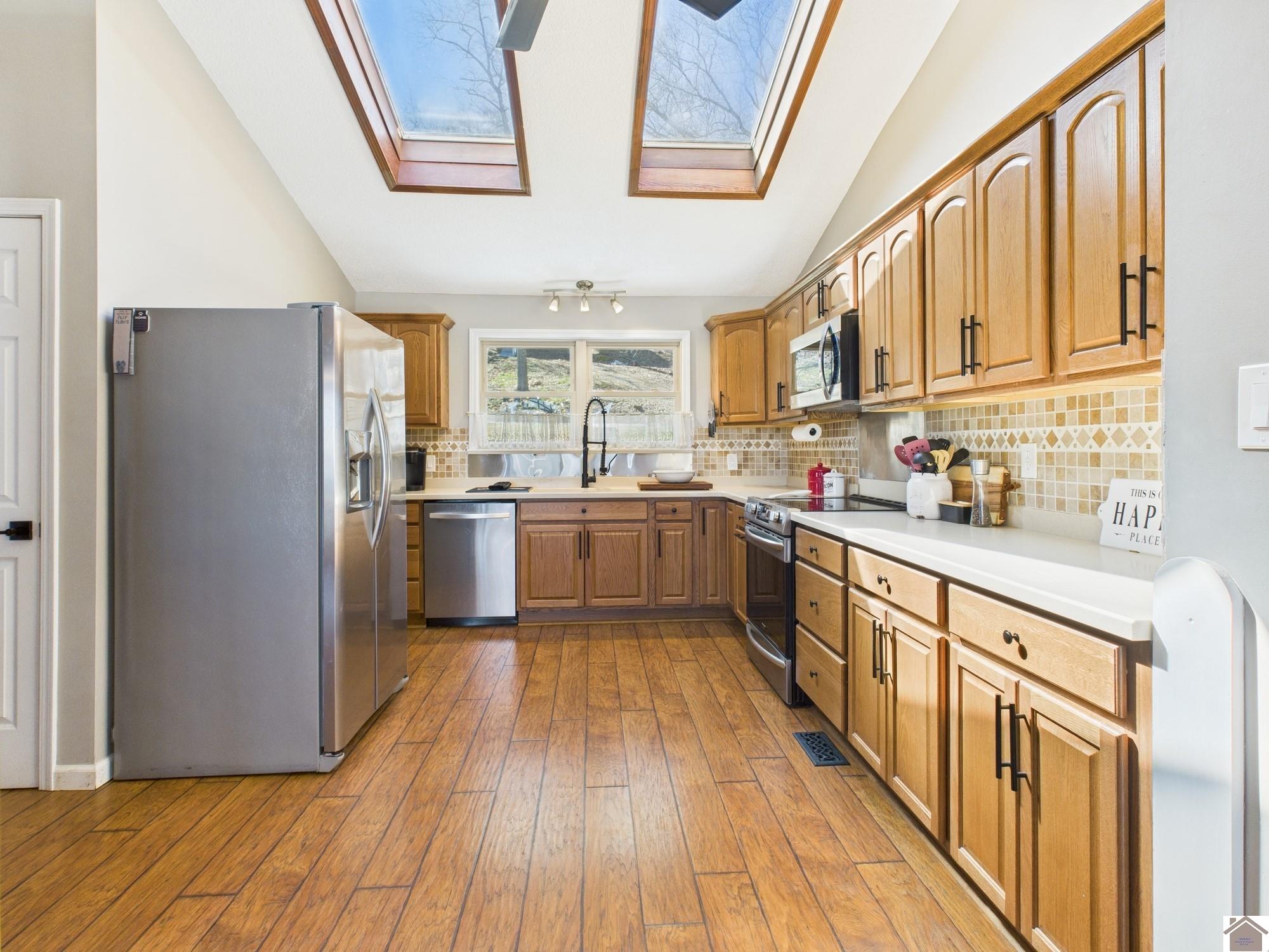 532 Waterway Trl