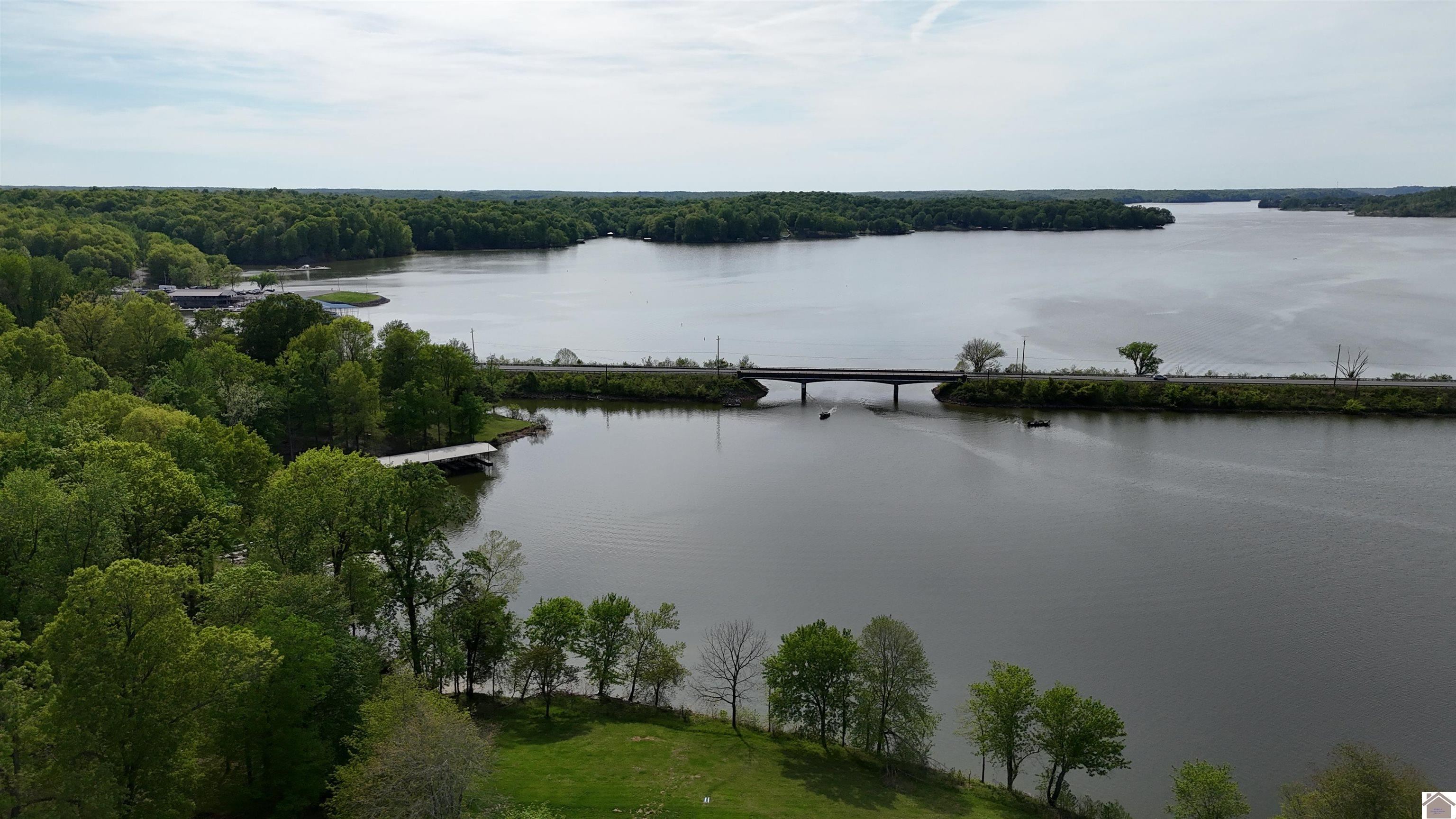 305 Forest Glen Dr. Unit: Lake Barkley