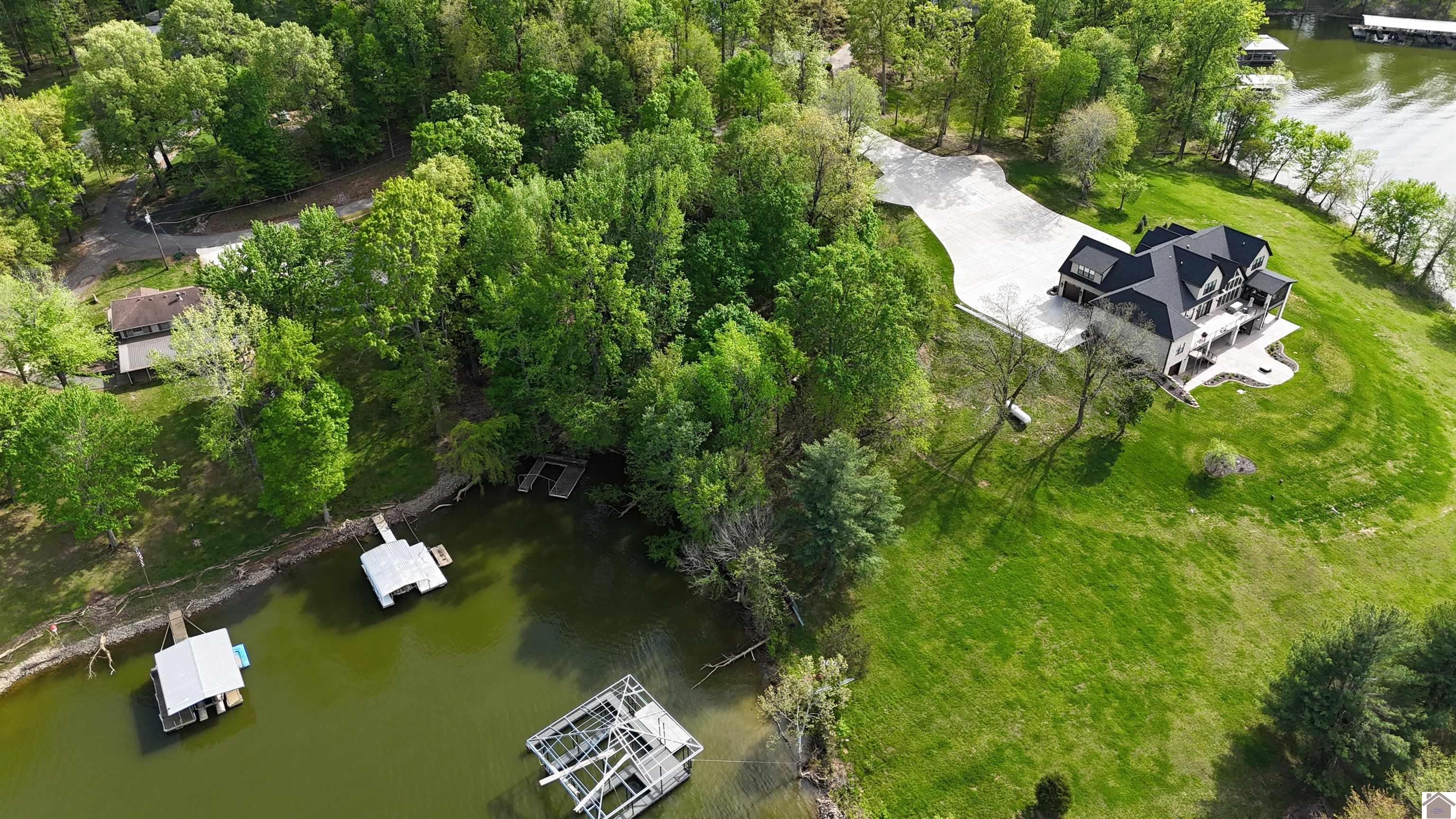 305 Forest Glen Dr. Unit: Lake Barkley