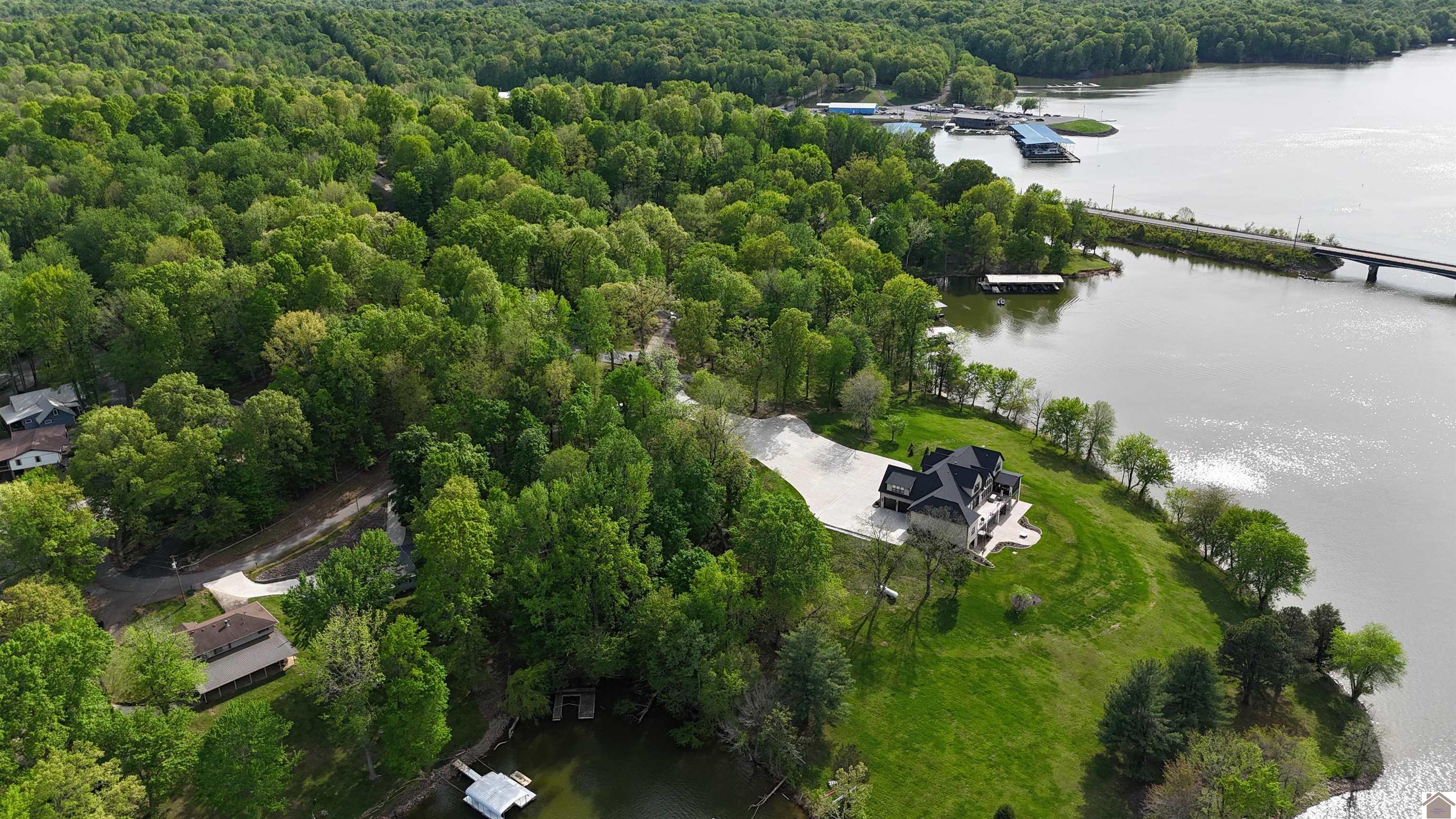 305 Forest Glen Dr. Unit: Lake Barkley
