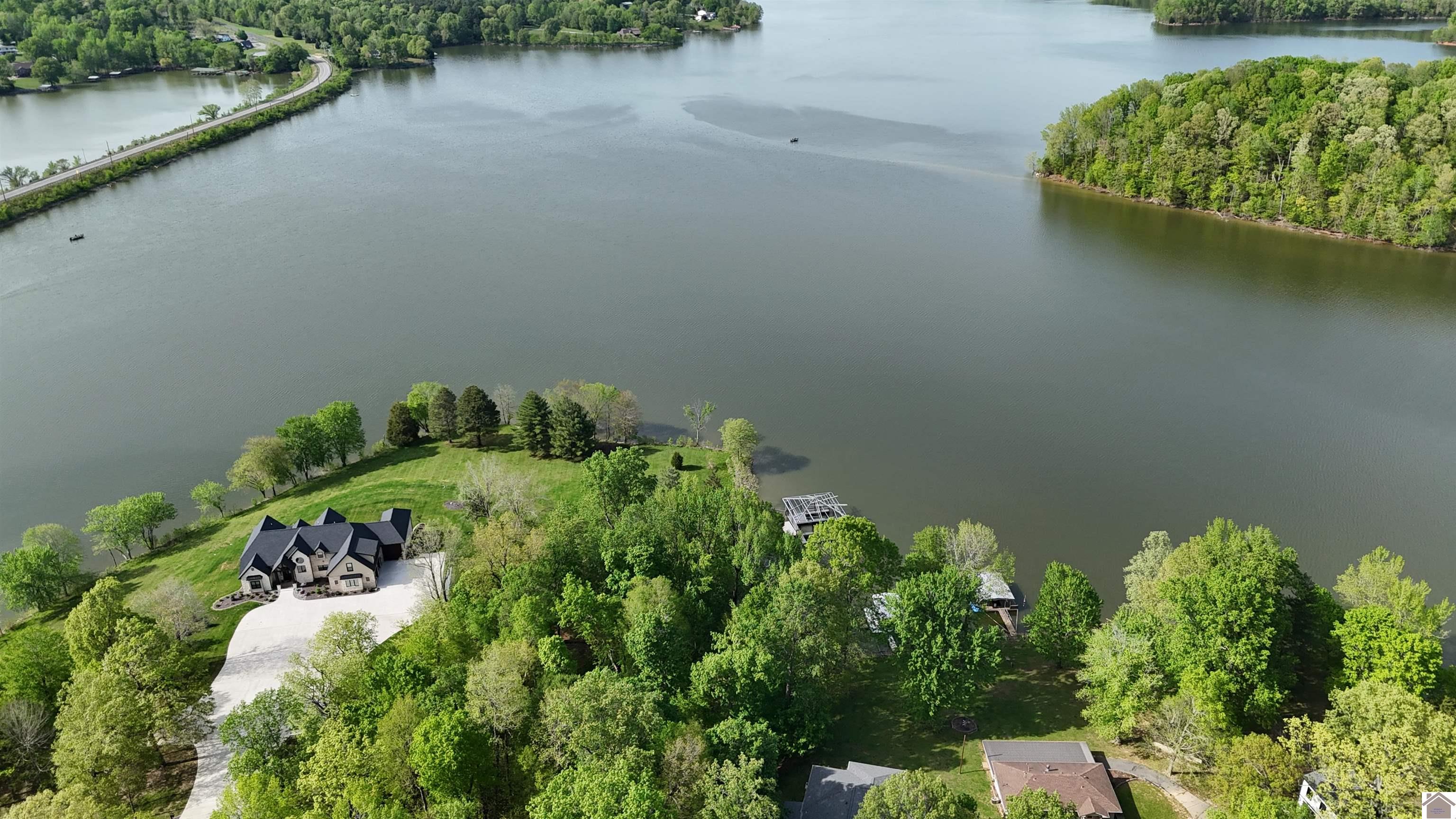 305 Forest Glen Dr. Unit: Lake Barkley