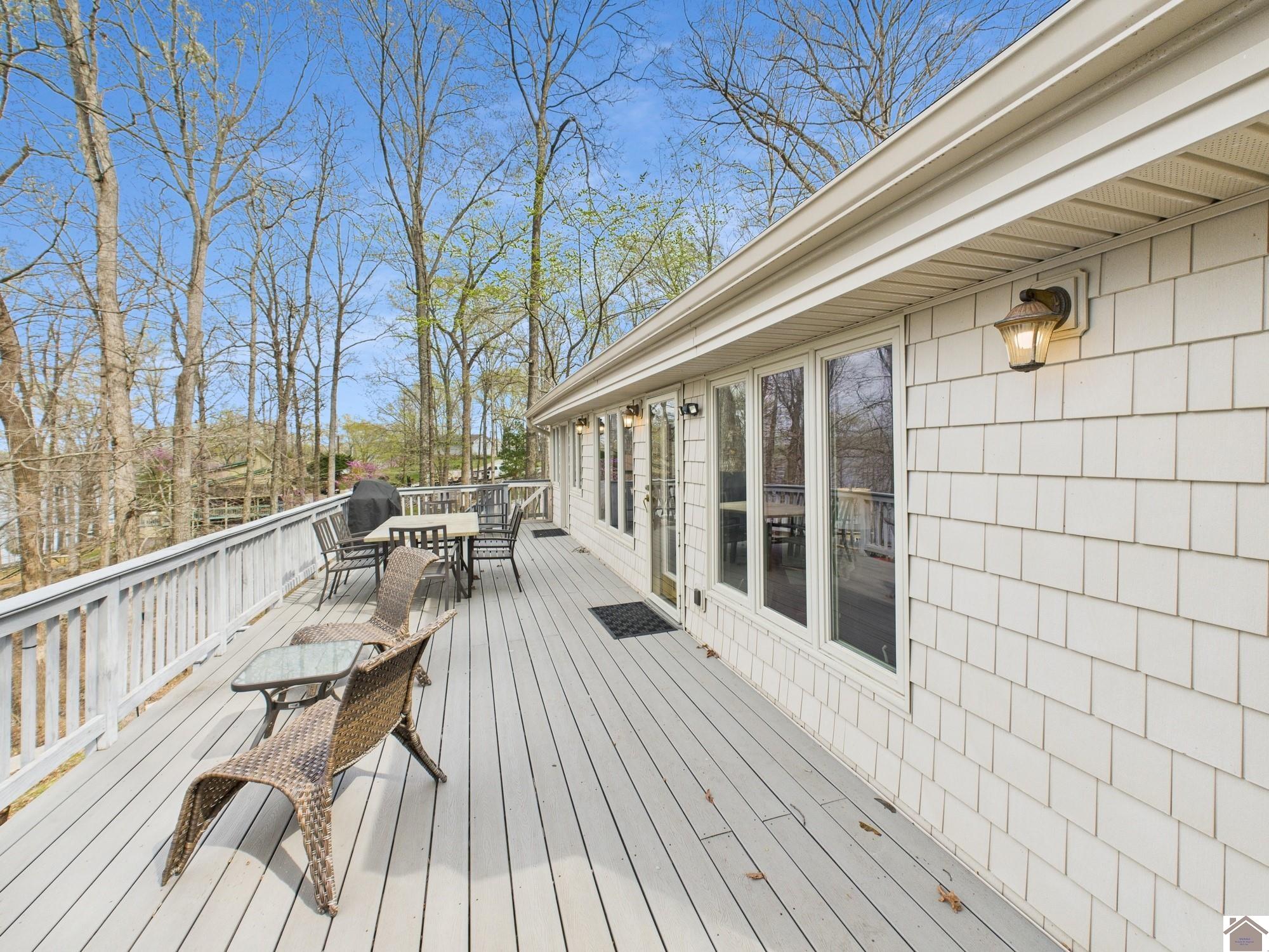 695 Bayshore Unit: Lake Barkley