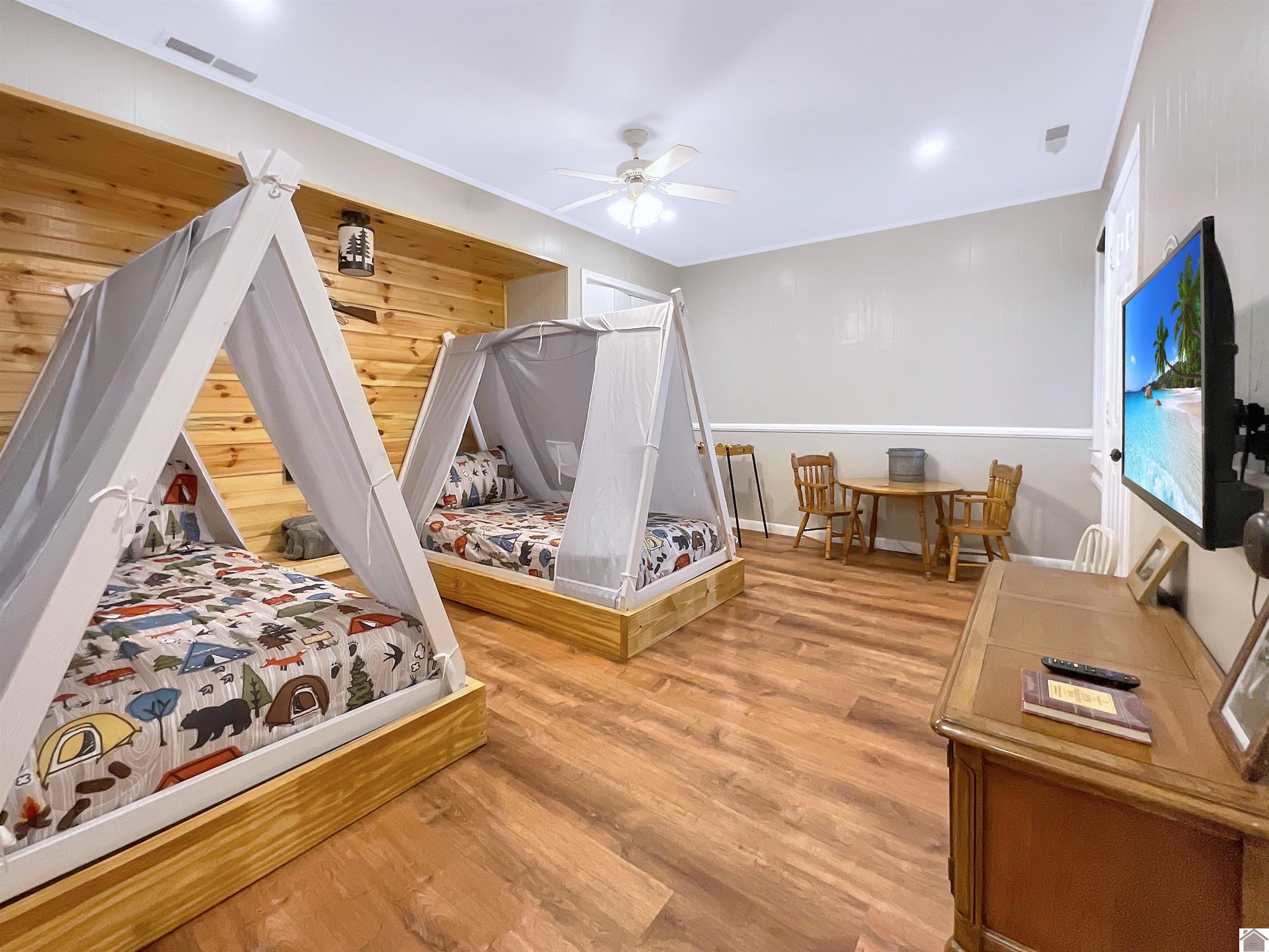 695 Bayshore Unit: Lake Barkley