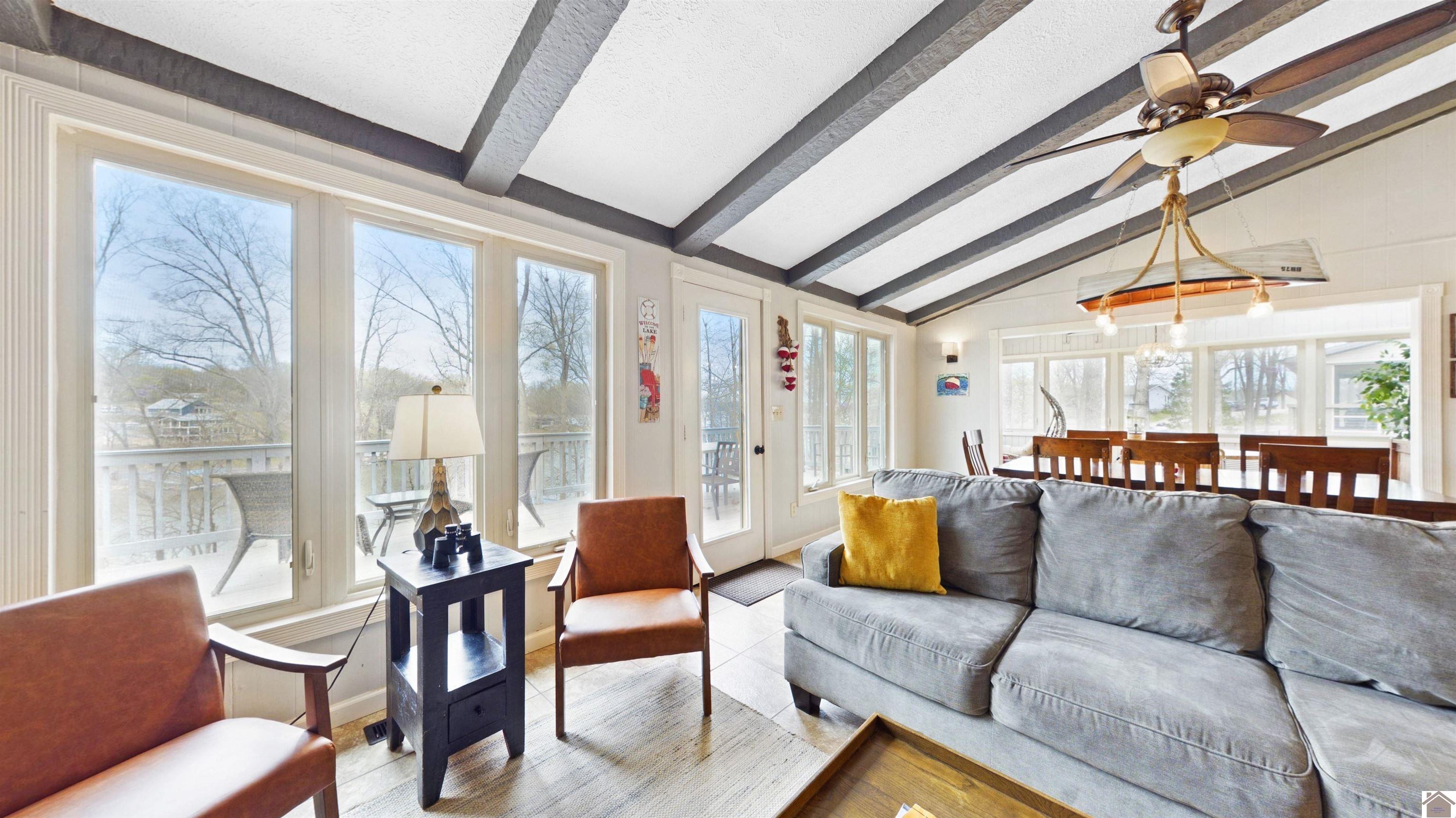 695 Bayshore Unit: Lake Barkley