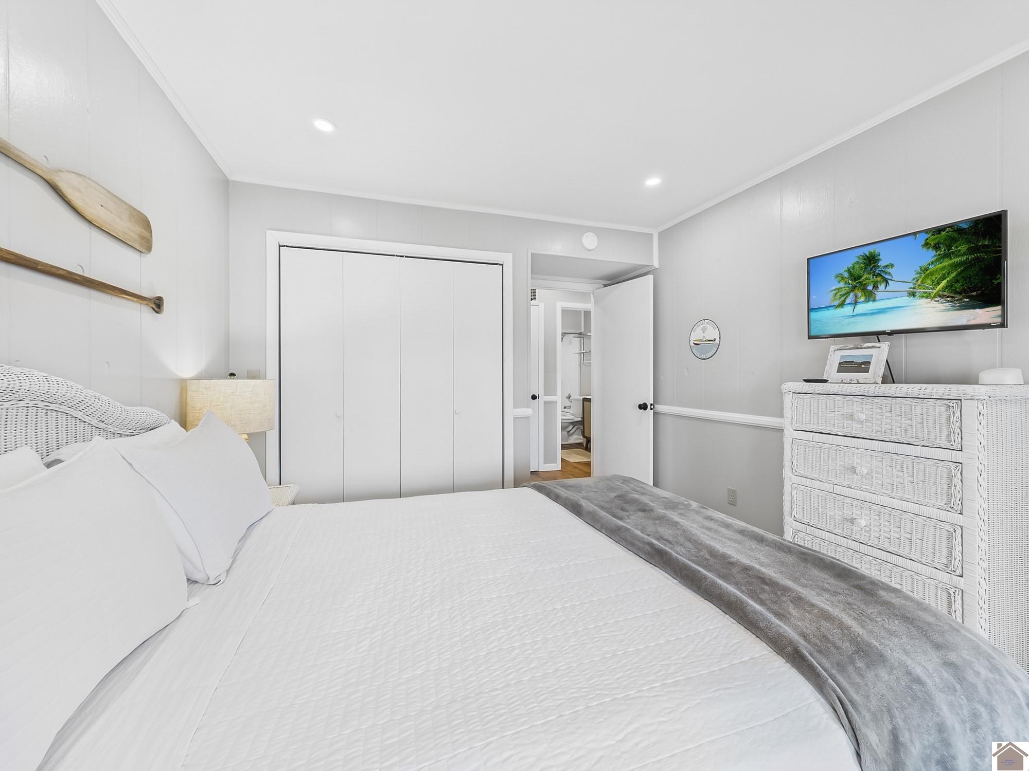 695 Bayshore Unit: Lake Barkley