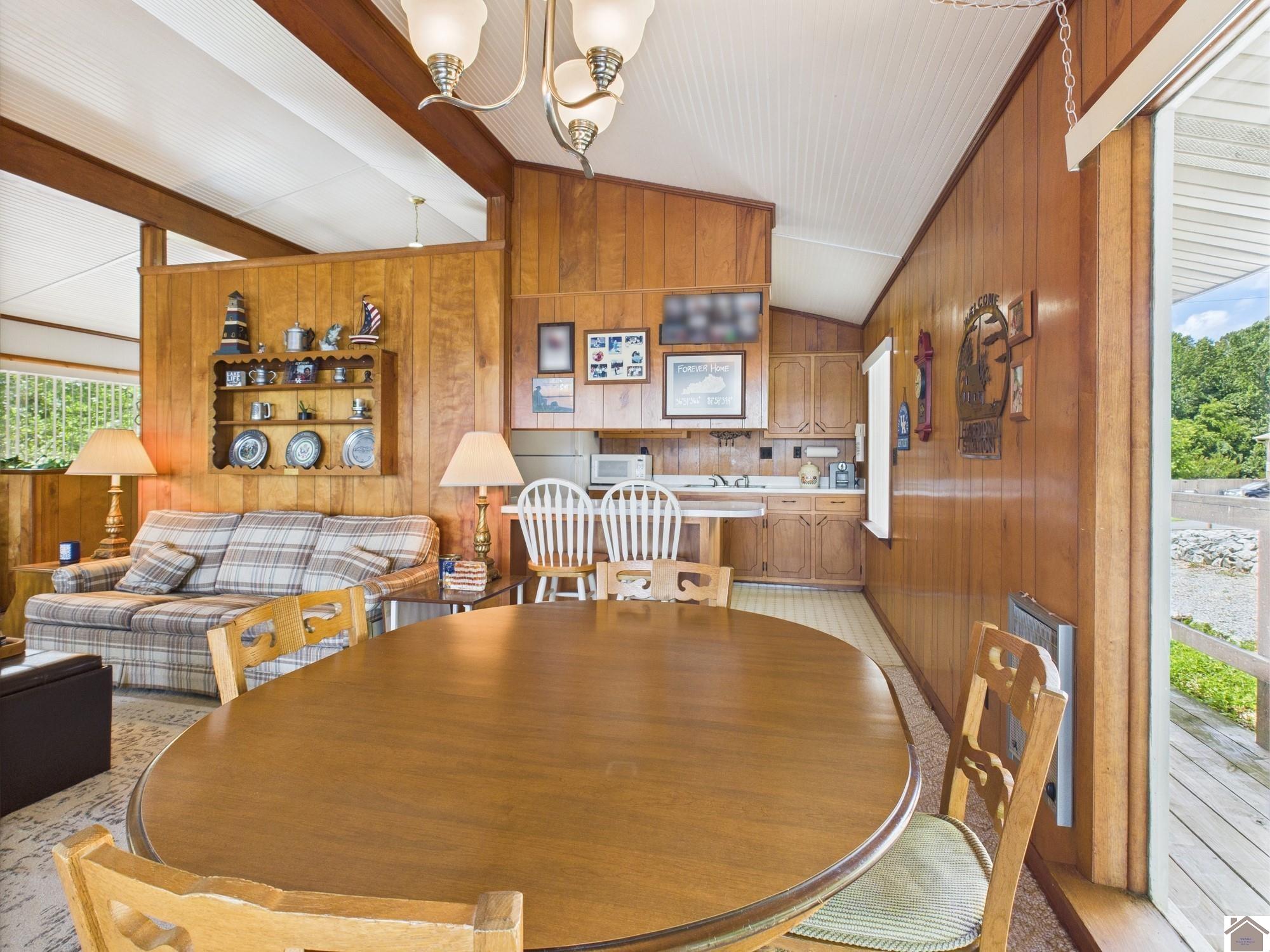 284 Skyline Dr