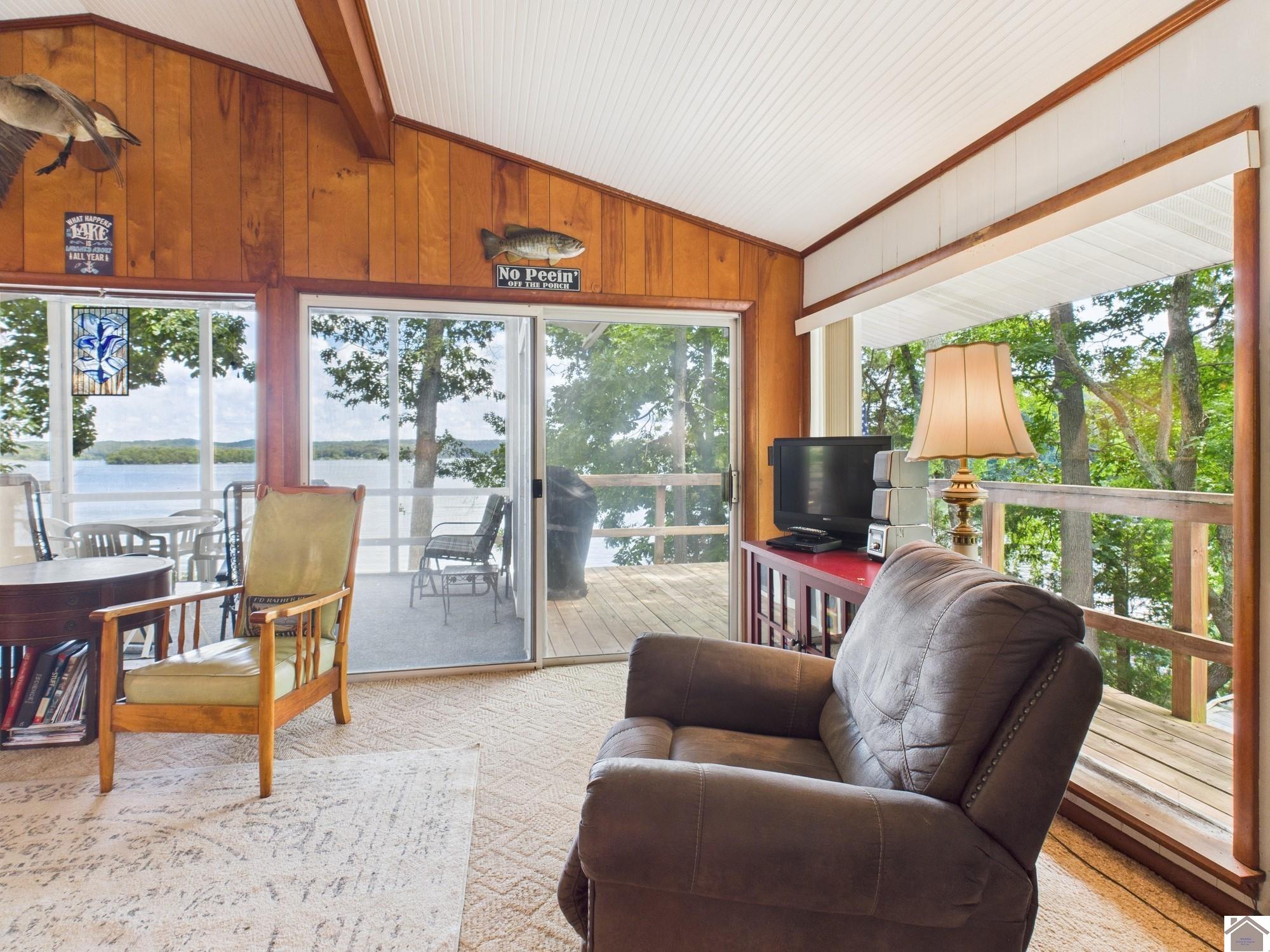 284 Skyline Dr