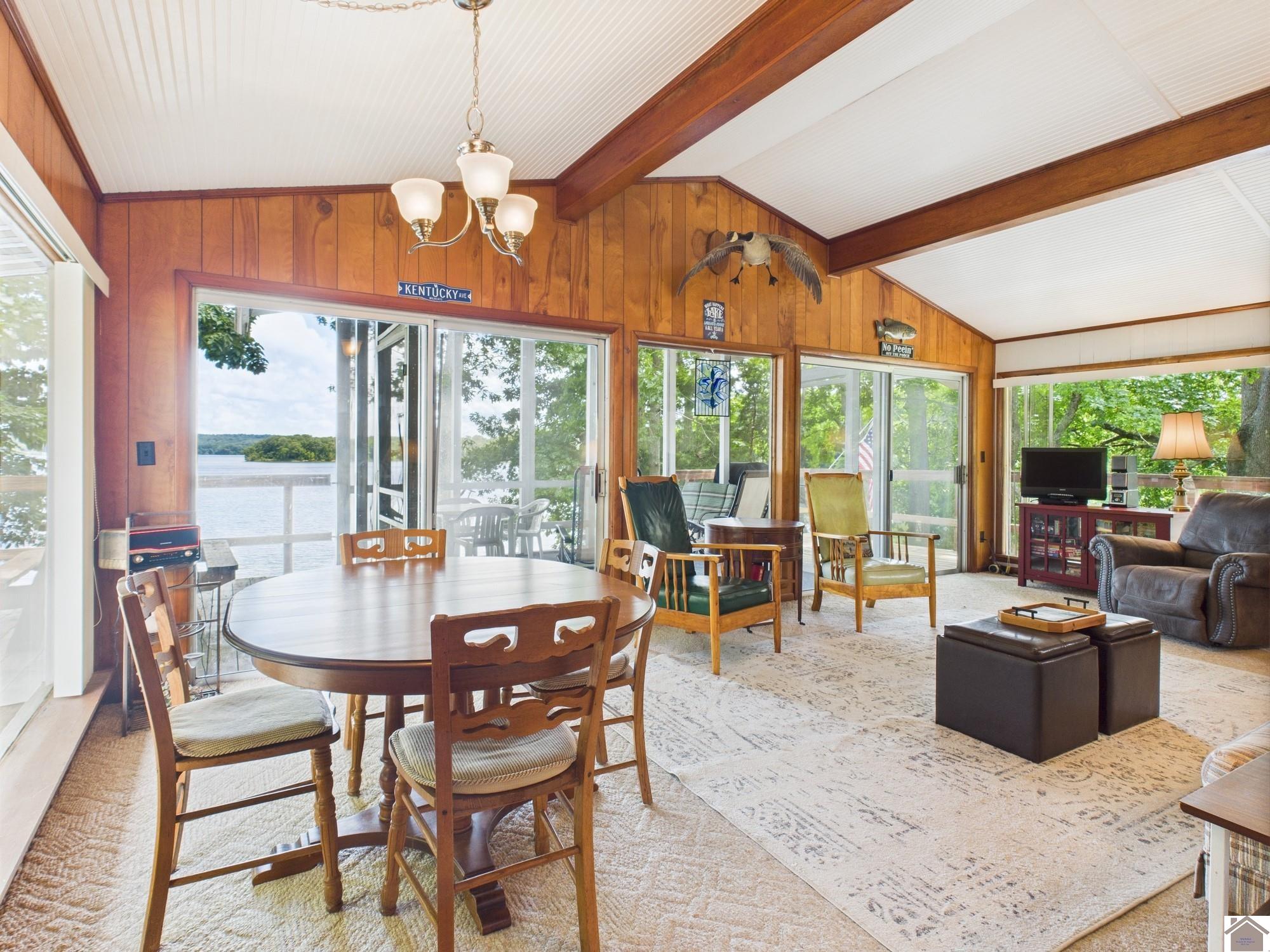 284 Skyline Dr