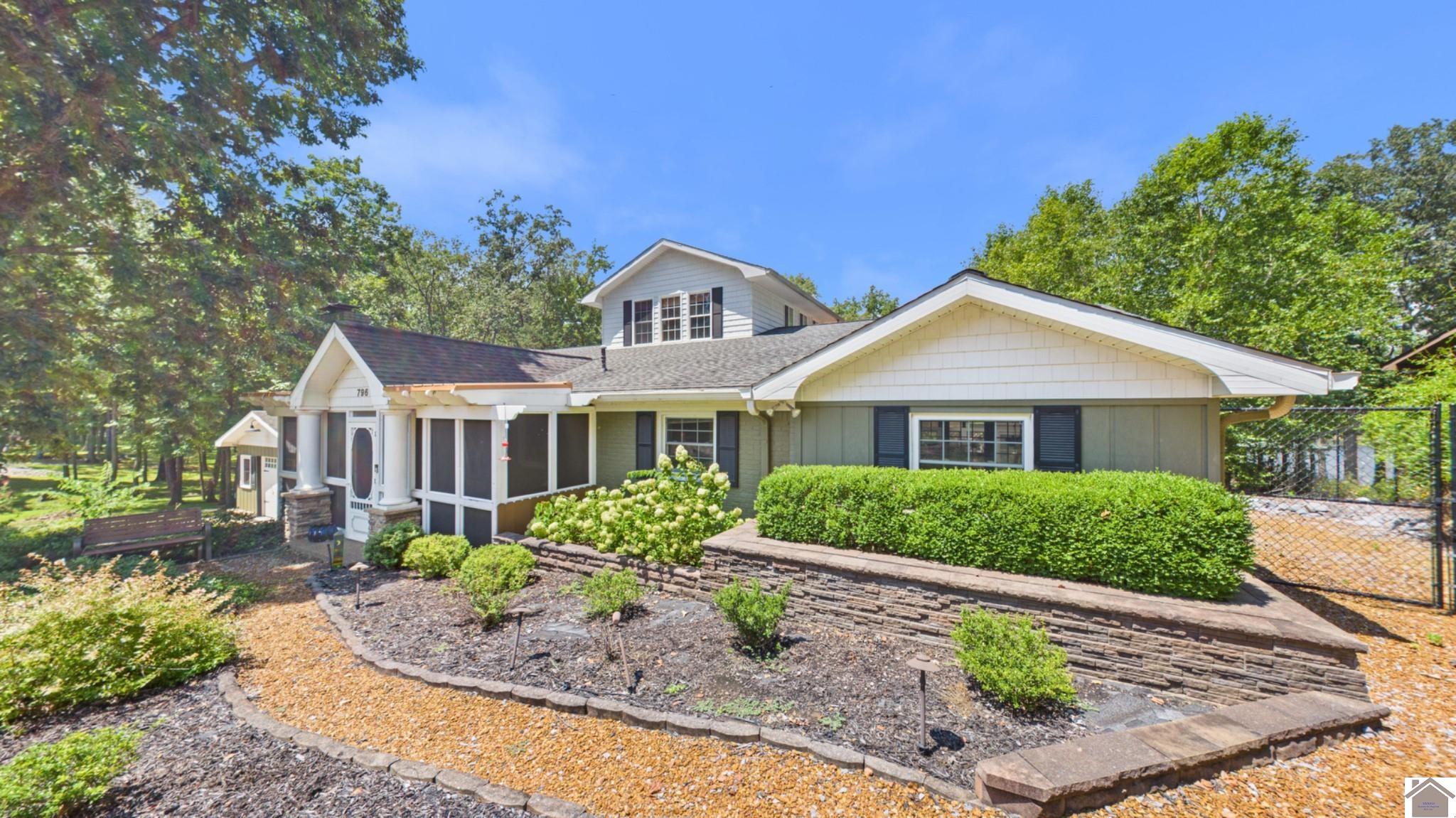 796 Blue Springs Blvd