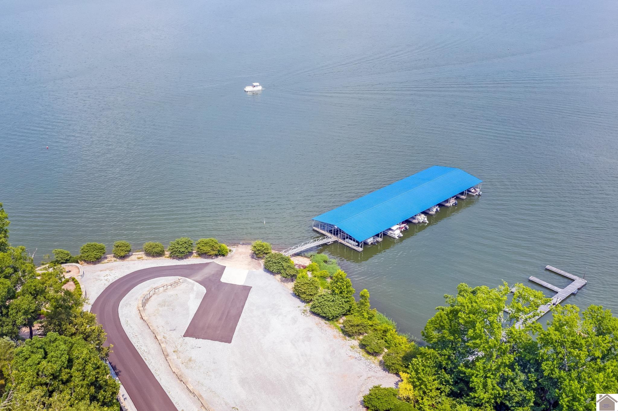 138 DEEPWOOD DRIVE Unit: WESTERN SHORES 111 ~ KENTUCKY LAKE