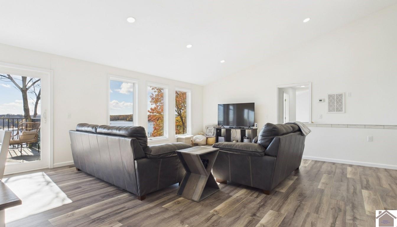 346 Deer Run Dr. Unit: Lake Barkely