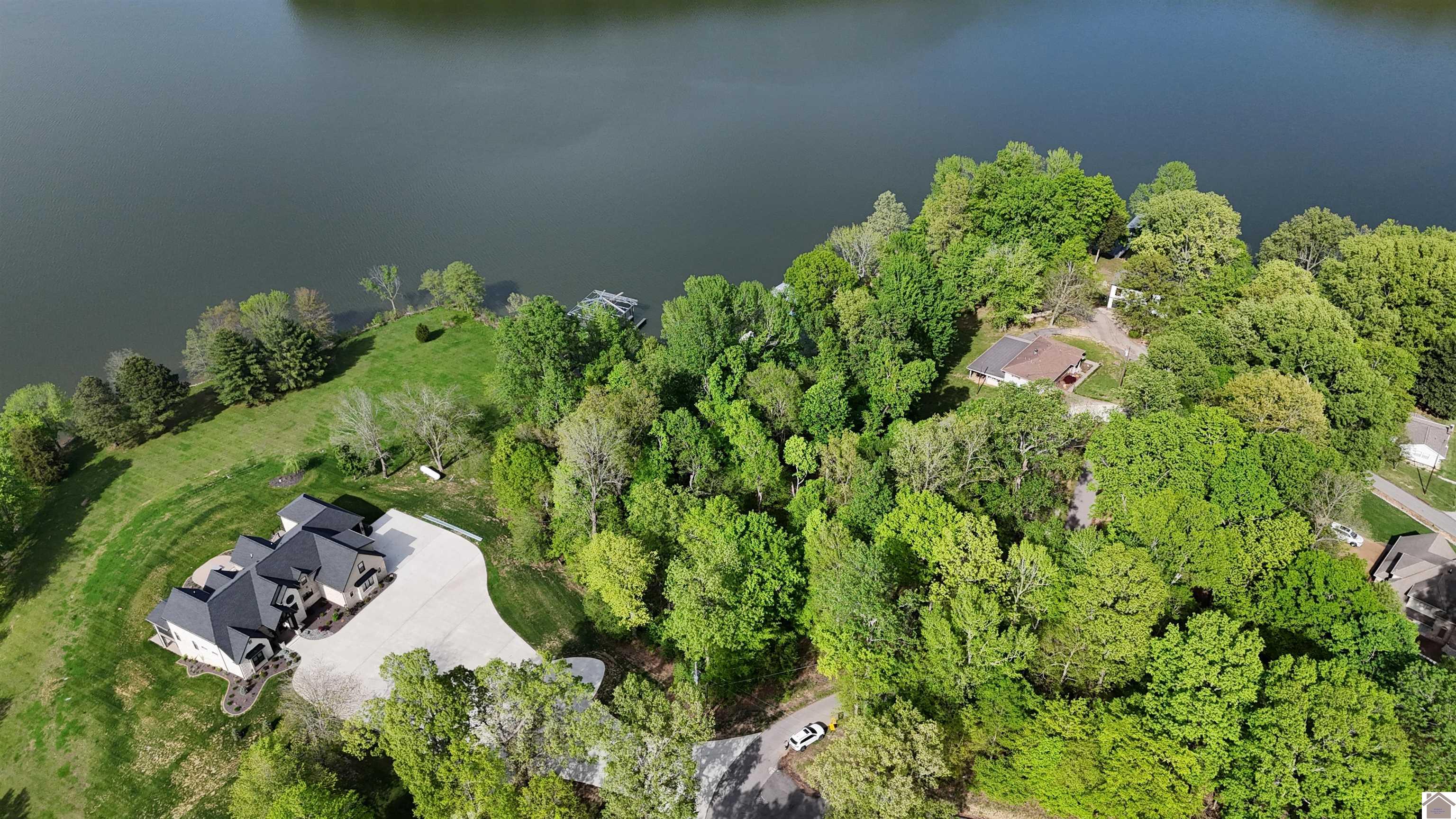 305 Forest Glen Dr. Unit: Lake Barkley