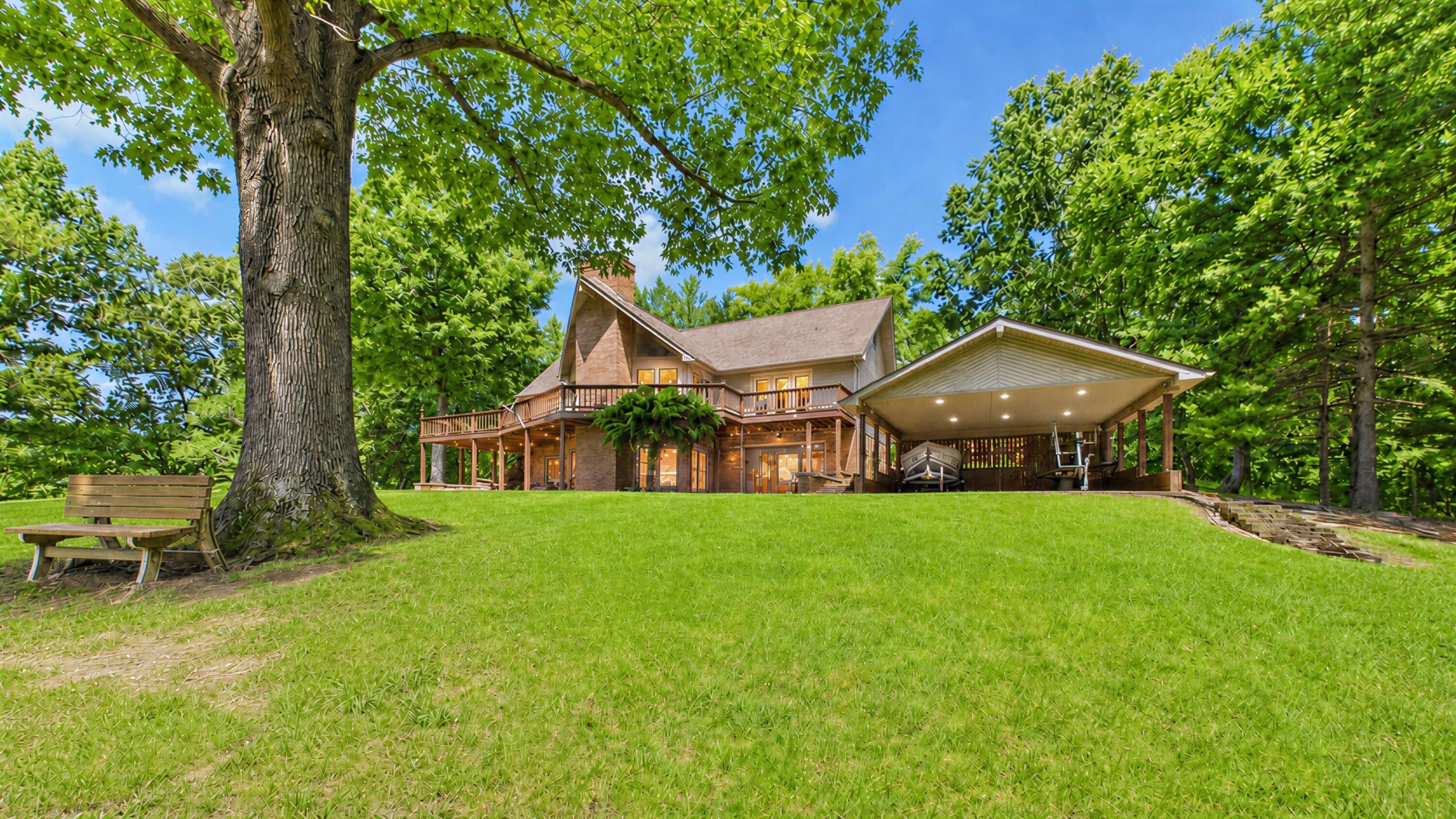 897 Summit Point
