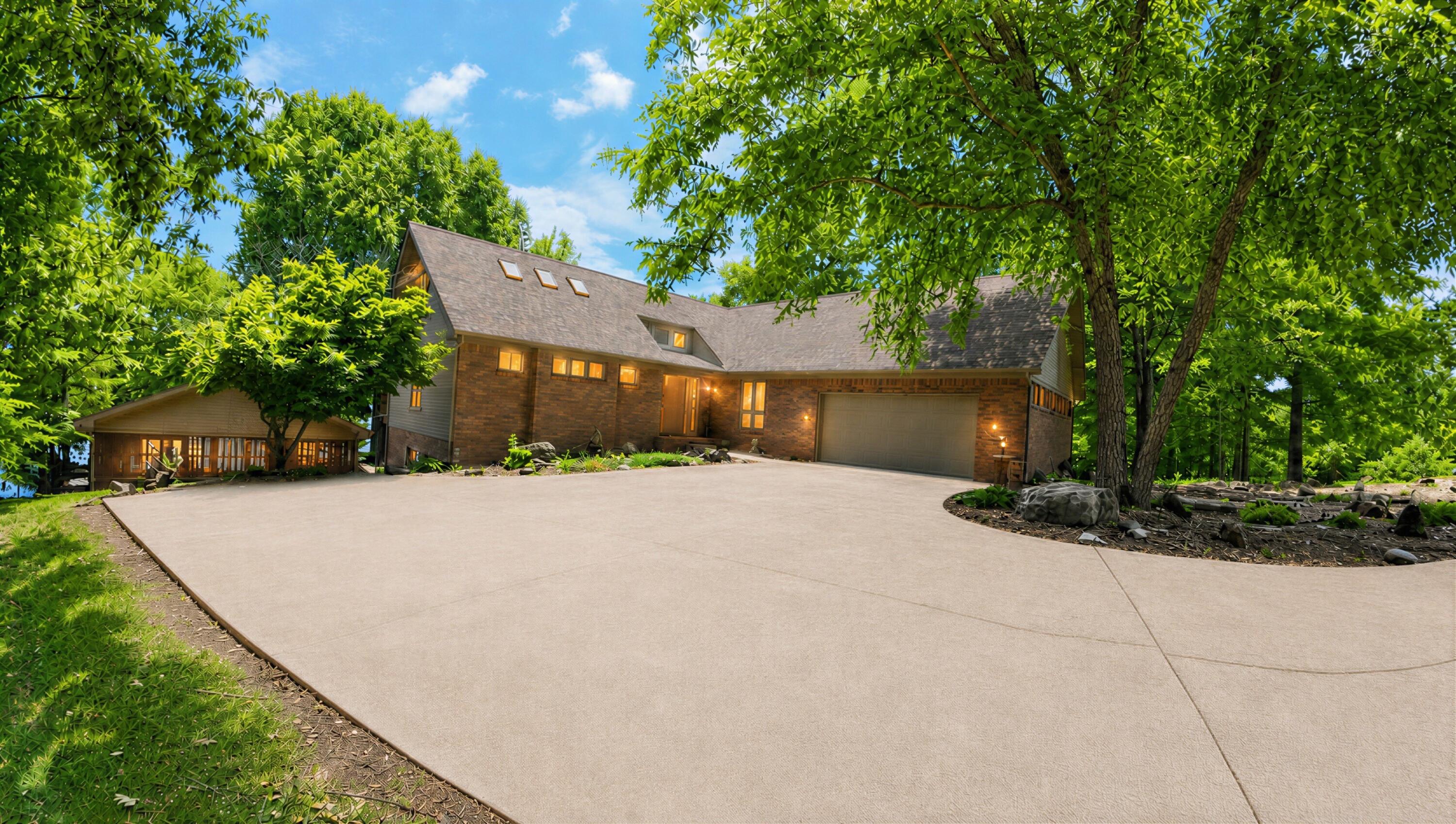 897 Summit Point