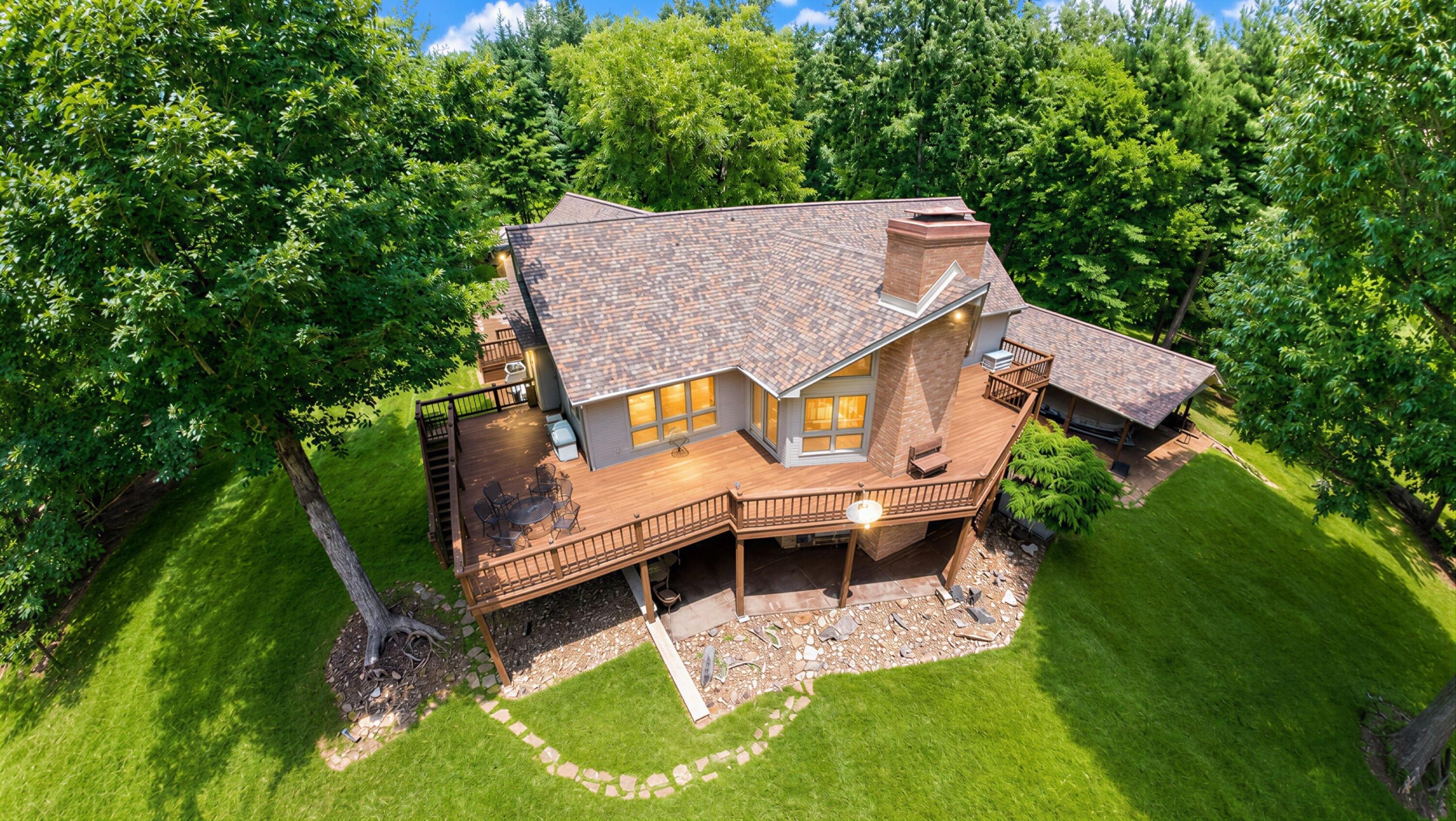 897 Summit Point