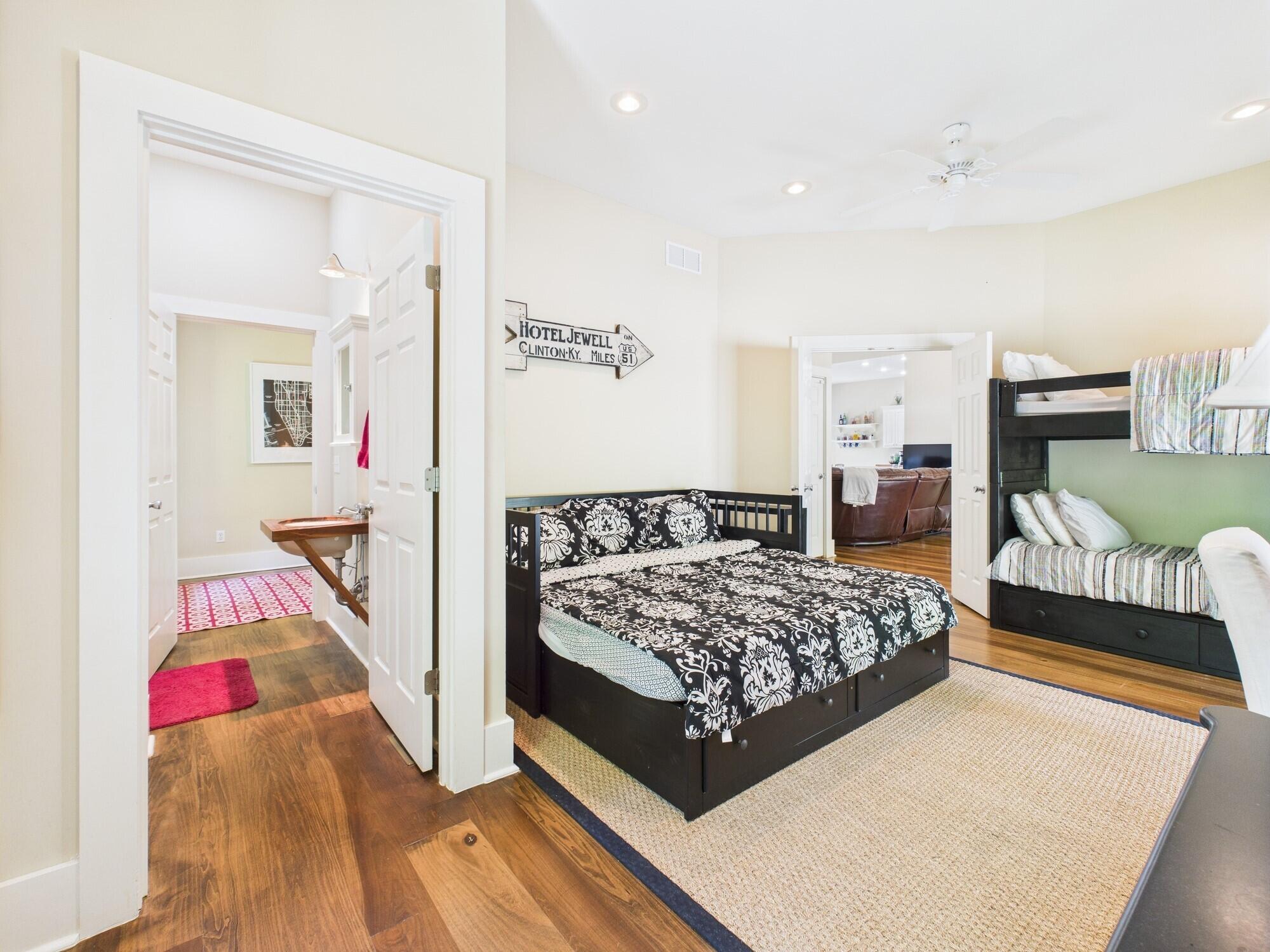 295 Kipling Circle