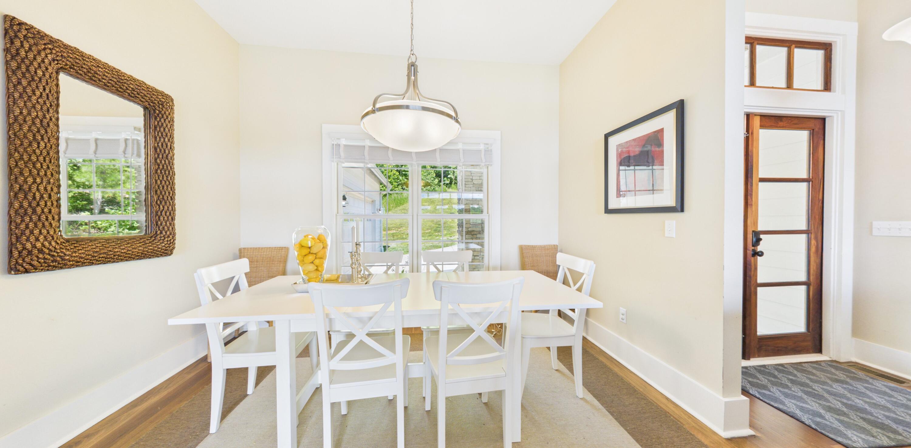 295 Kipling Circle
