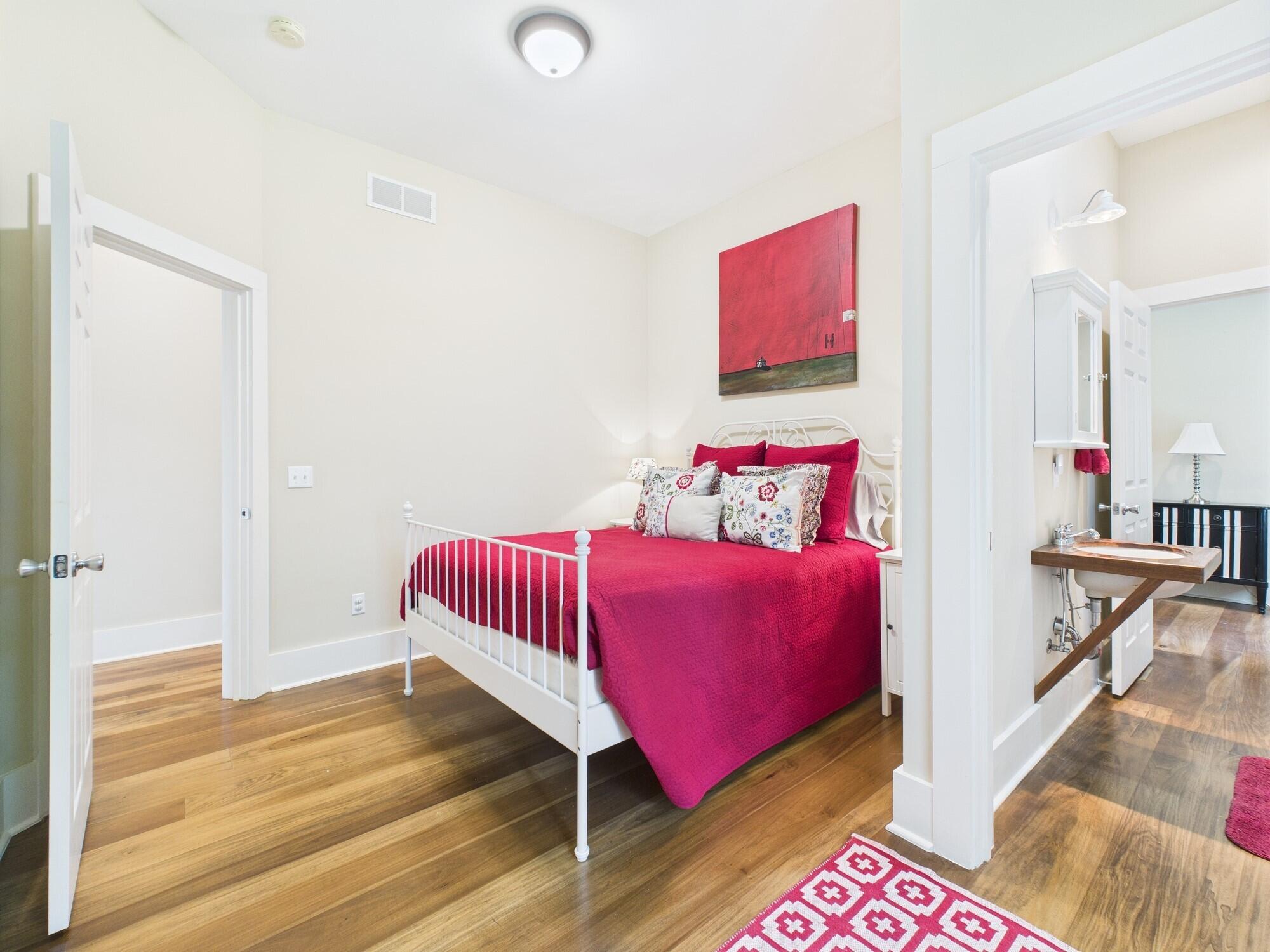 295 Kipling Circle