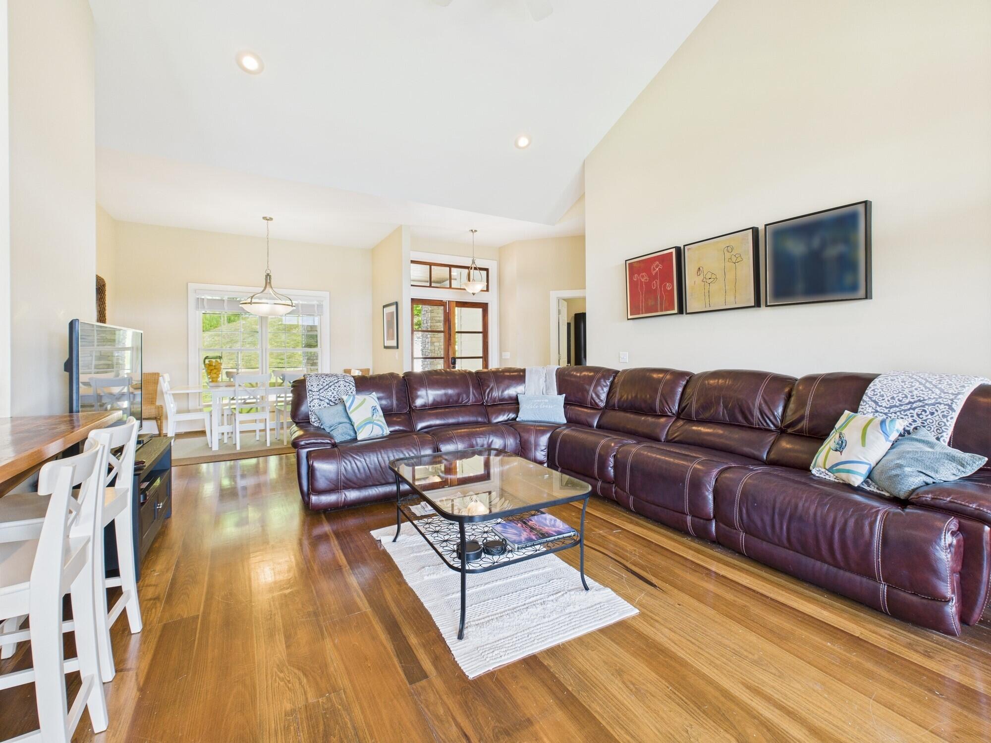295 Kipling Circle
