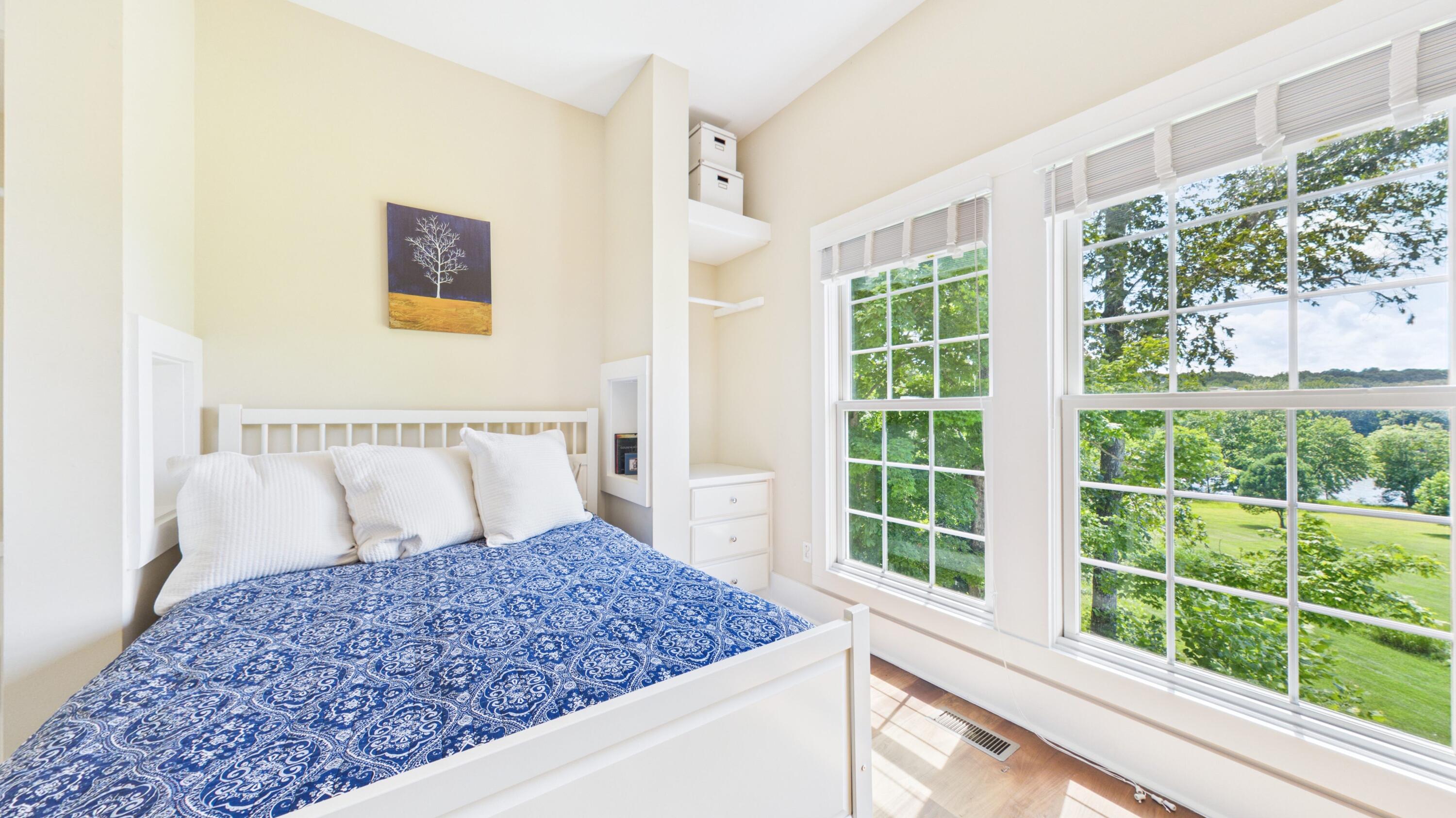 295 Kipling Circle