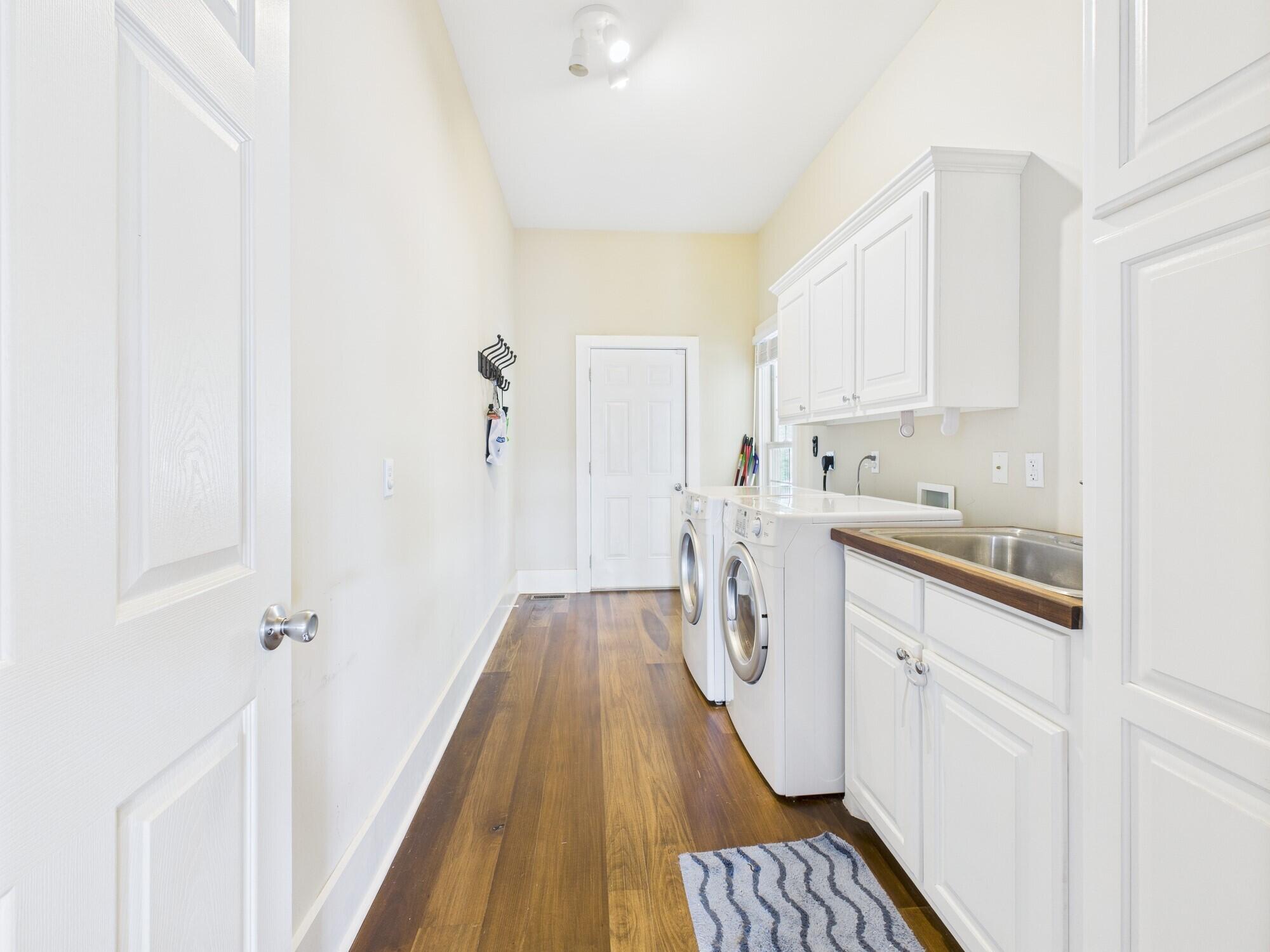 295 Kipling Circle