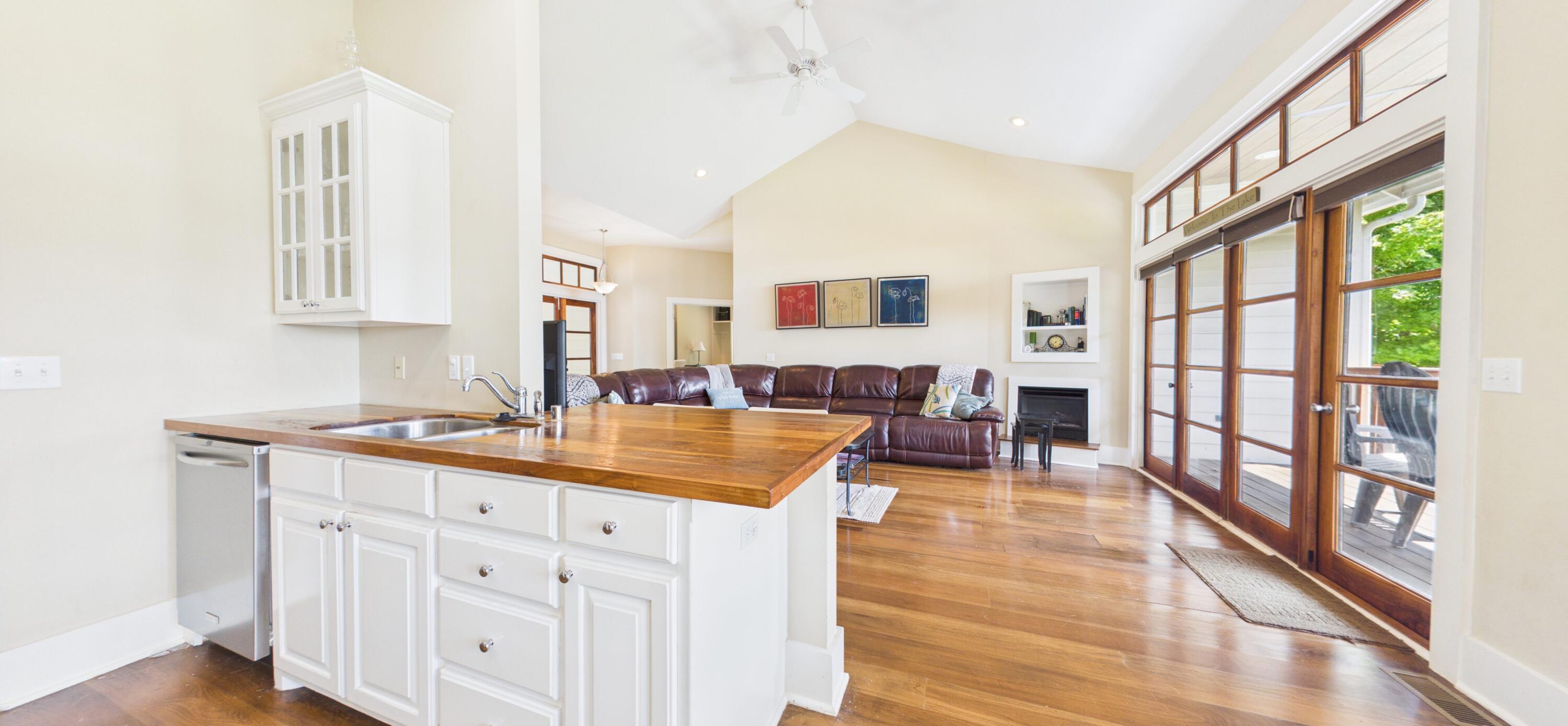 295 Kipling Circle
