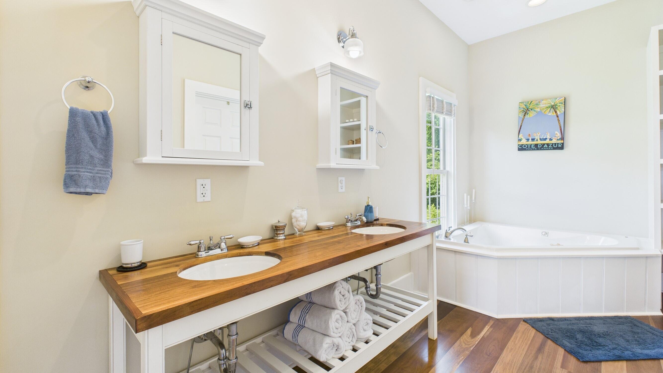 295 Kipling Circle
