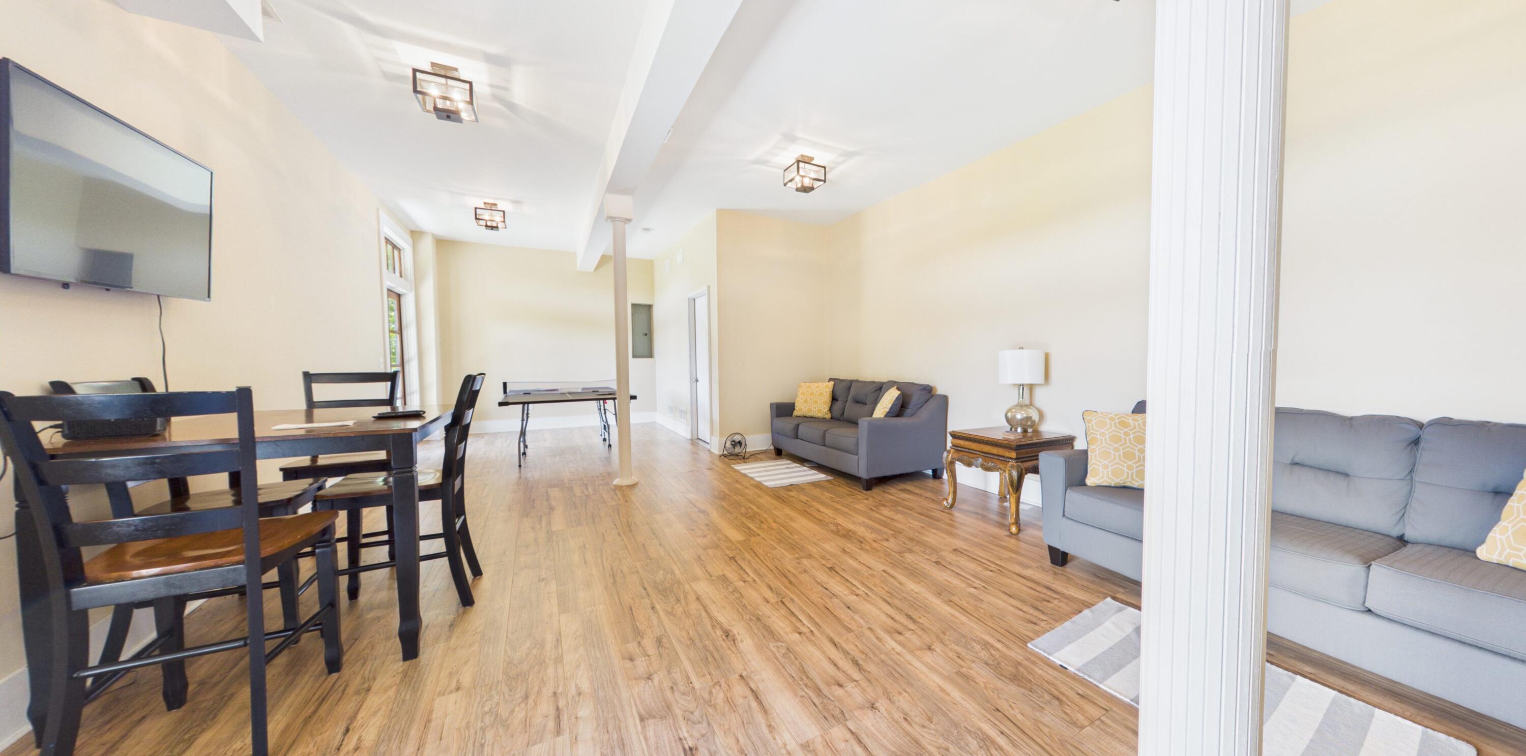 295 Kipling Circle