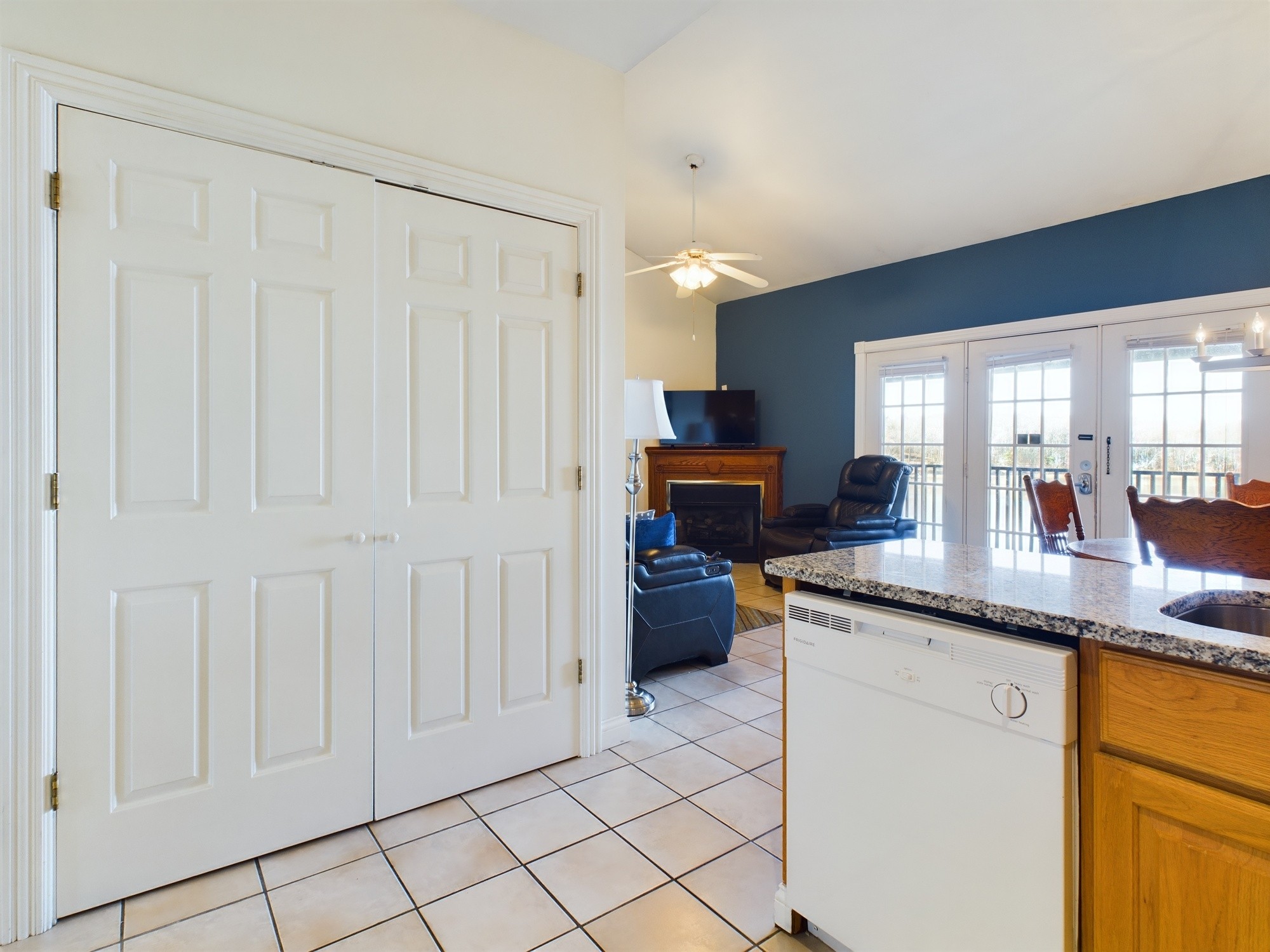 1024 Paradise Dr Unit: 4 E
