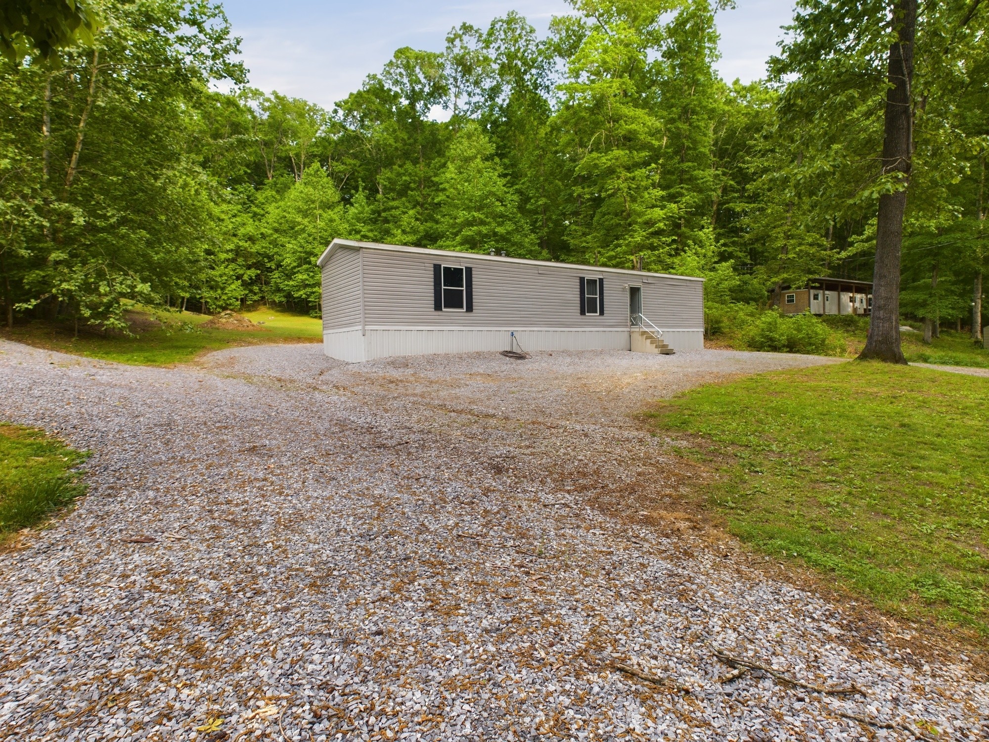 116 Blue Bird Dr