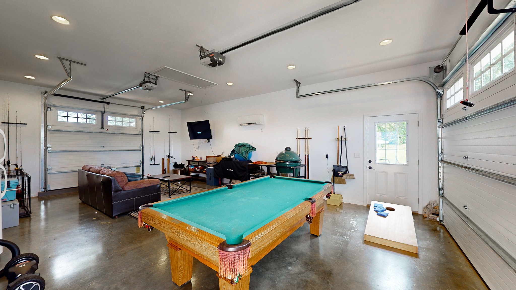 498 Skyline Dr