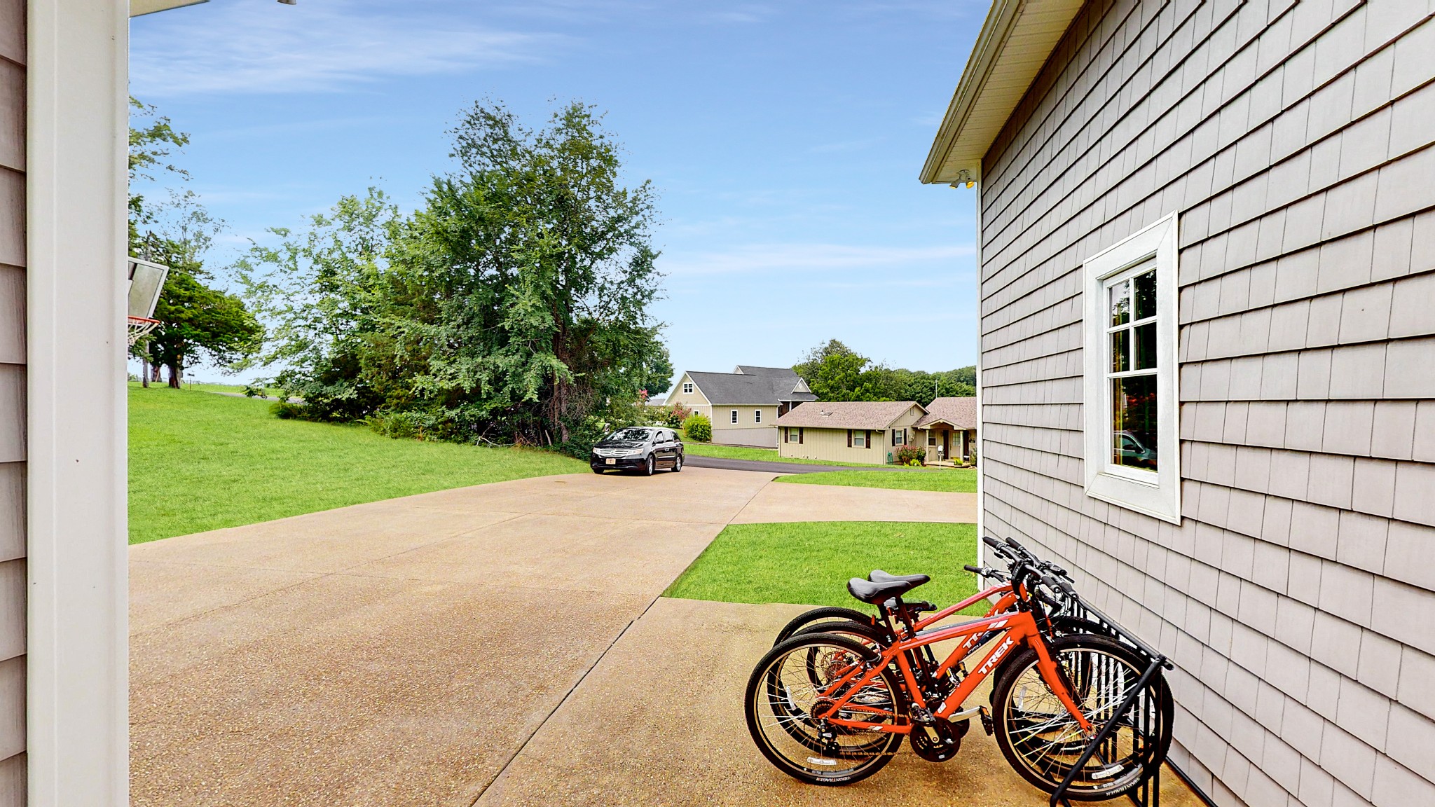 498 Skyline Dr