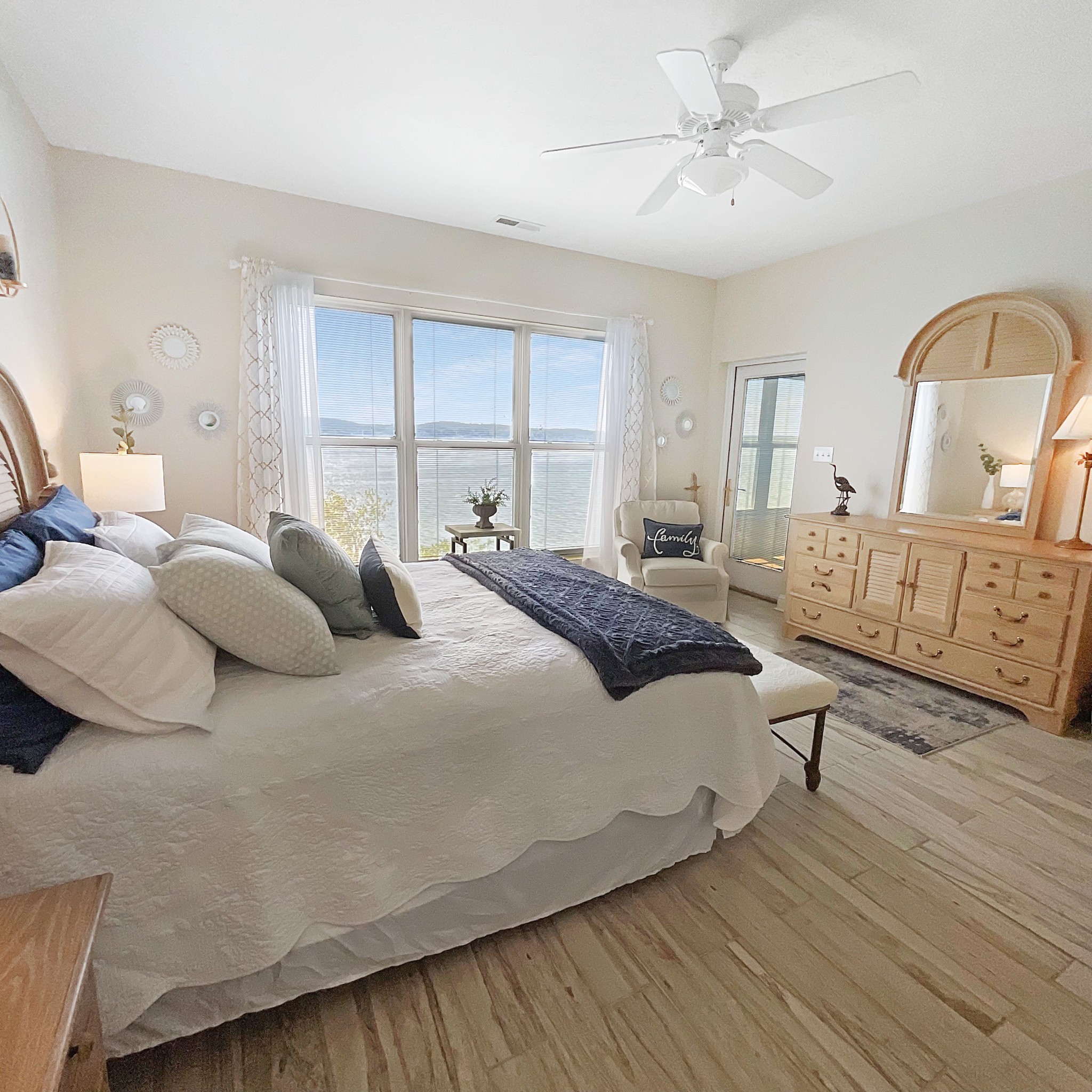 618 Moon Bay Dr Unit: 6