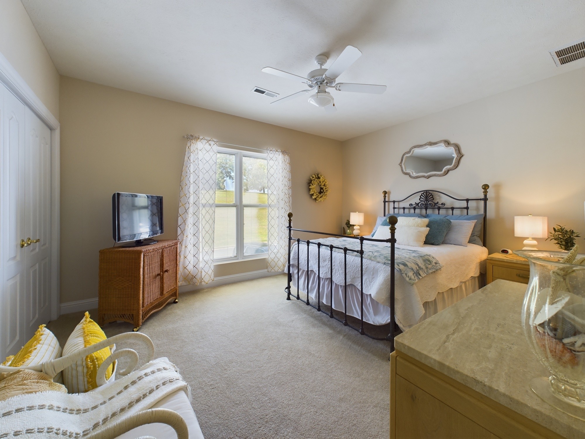 618 Moon Bay Dr Unit: 6